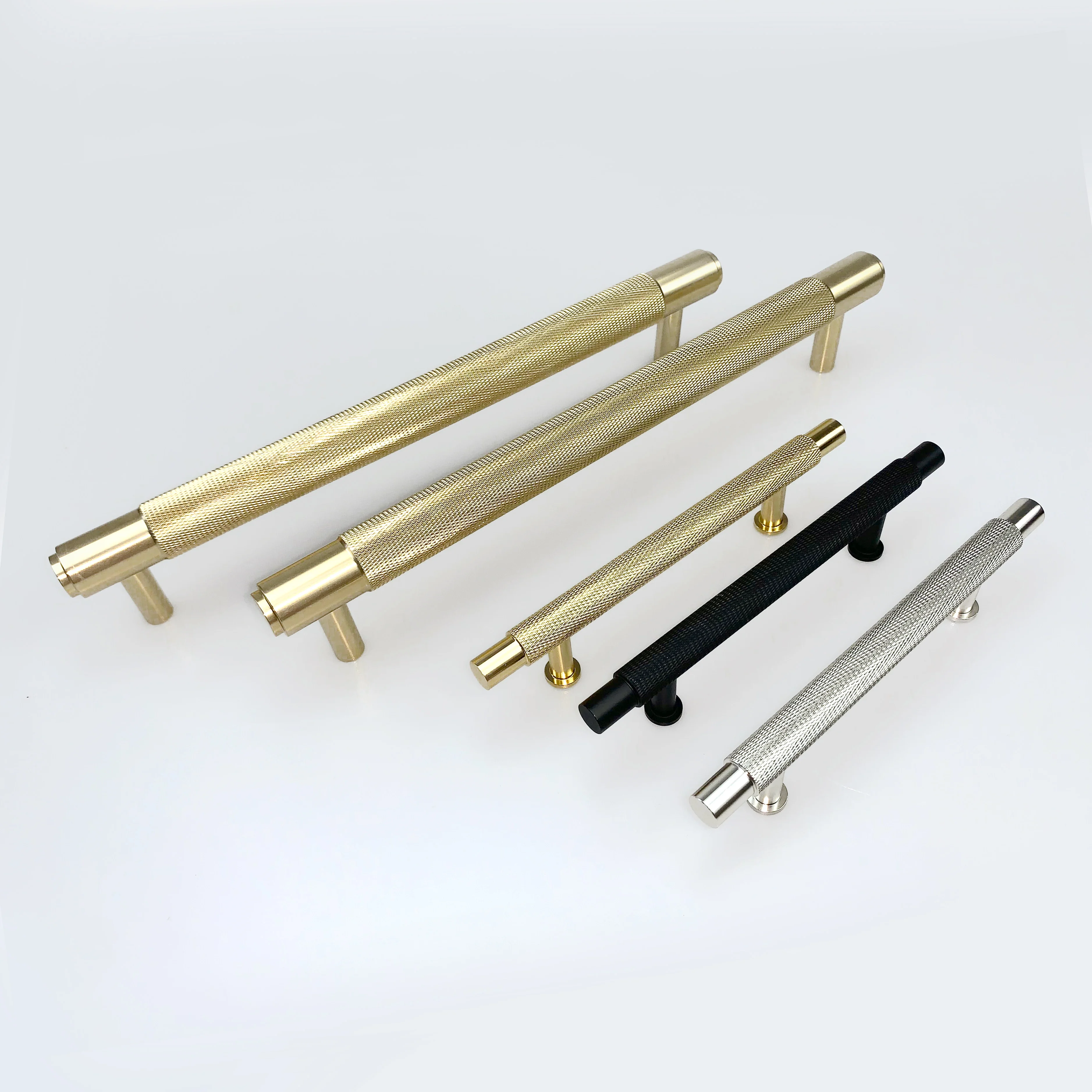 Современная роскошная фурнитура для мебели, латунные, золотые, черные кухонные ящики, шкафы с накатанными ручками