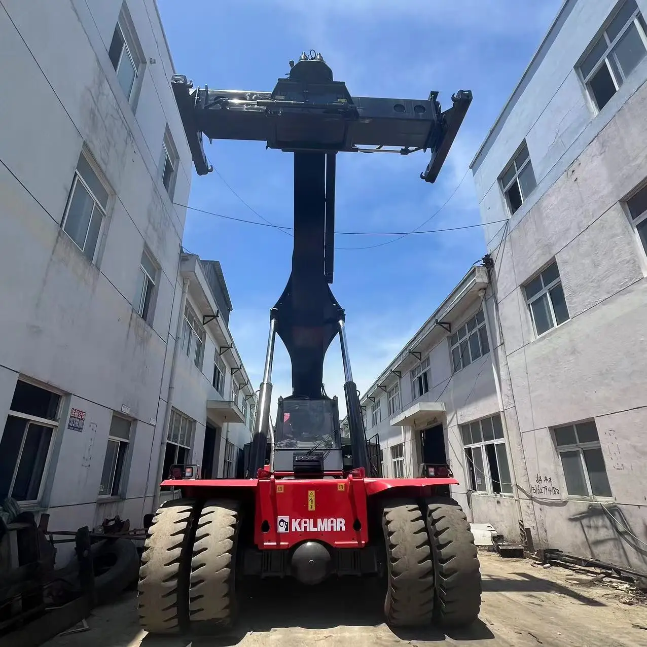 Тяжелая машина kalmar DRT450 DRU450 DRF450 Подержанный штабелер для досягаемости на складе низкая цена