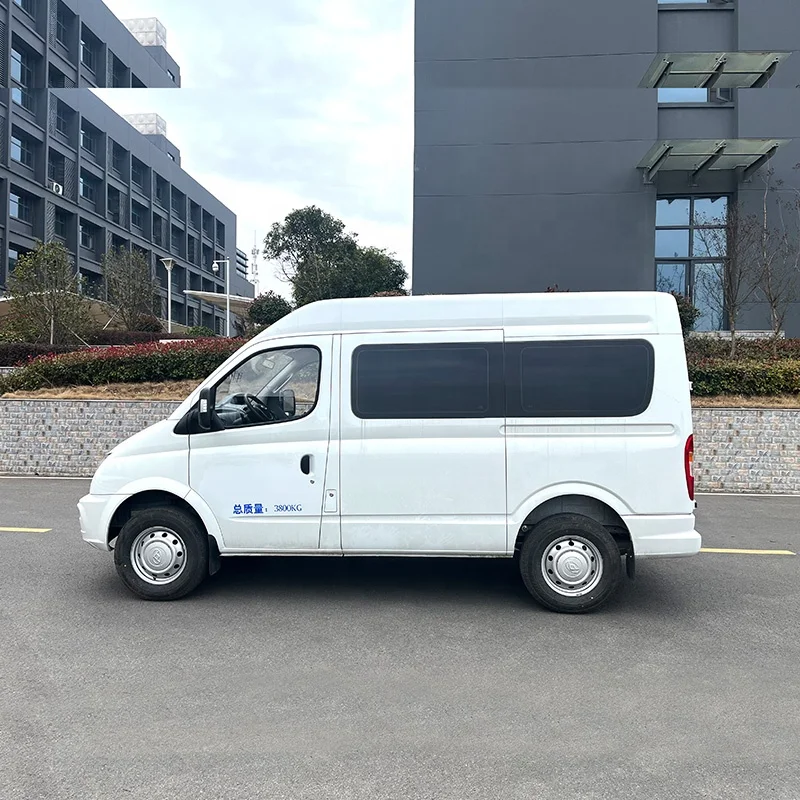 Factory Price Emergency Patient Transport Ambulance Vehicle Van Isolation Ambulance for Sale