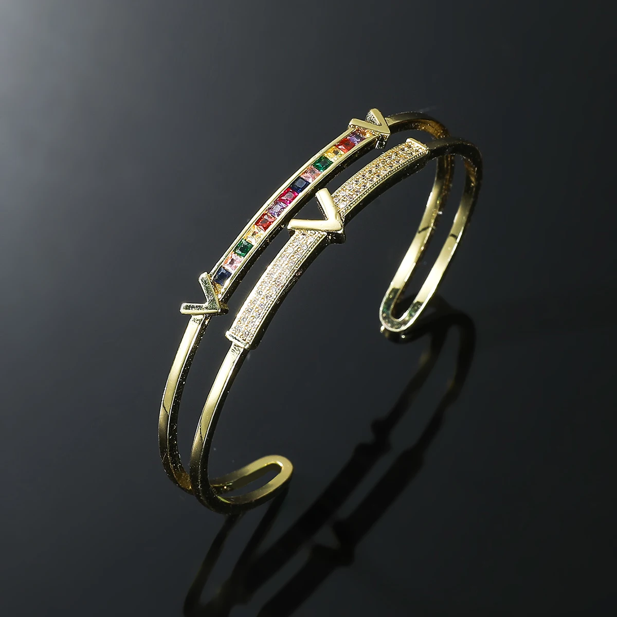 New Luxury Cuff Bangle Bracelet Fashion Cubic Zirconia Golden Plated Bangle Retro Palace Style Letter V Bracelet For Woman