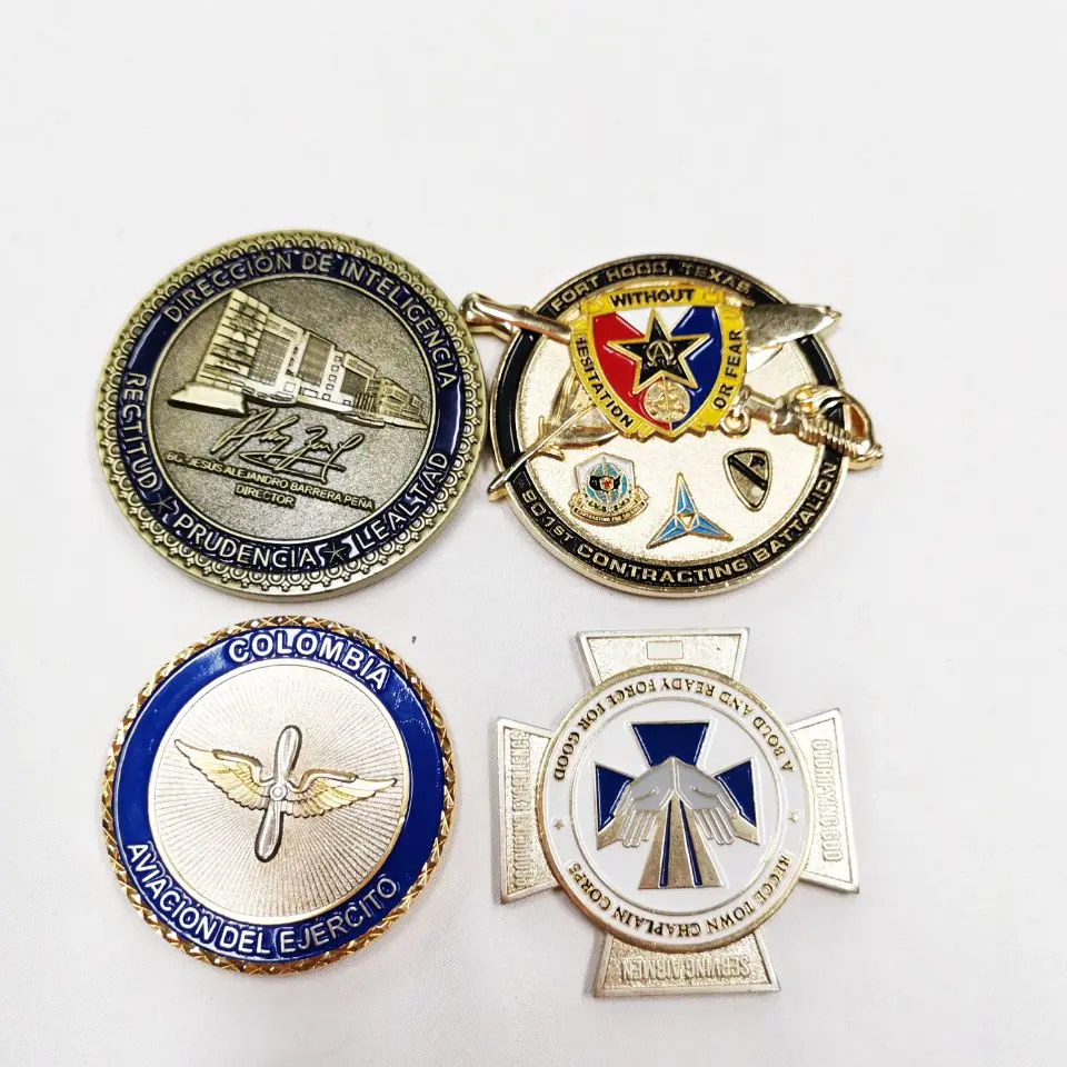 Pinsback cartoon Spider-Man Sliver Gold Plated Coin Moon rocket plane Collectible anime Challenge Coin For Friends New Year Gift