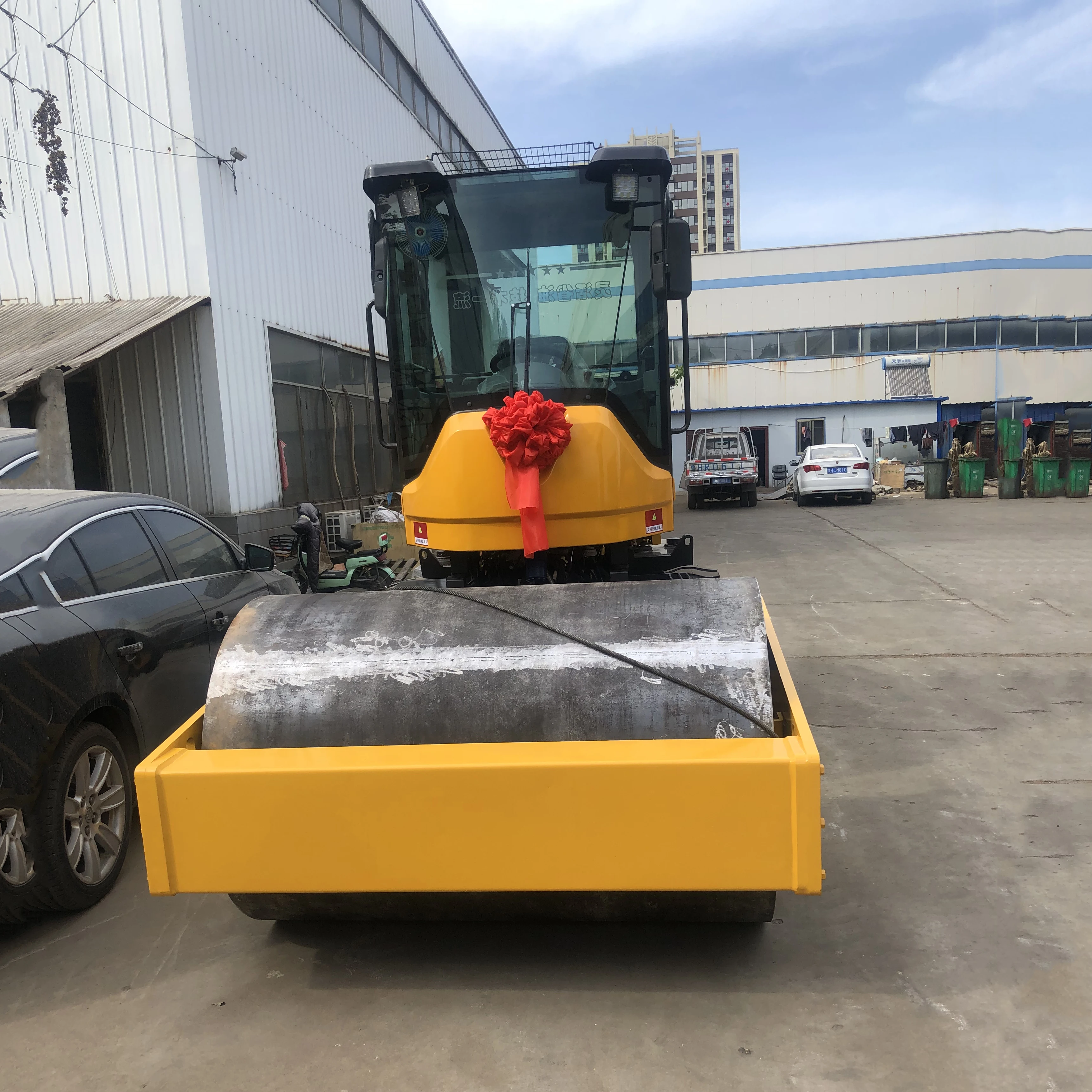Manufacturer Factory Mini Hydraulic Road Roller Small Vibratory Compactor Road Roller for Sale