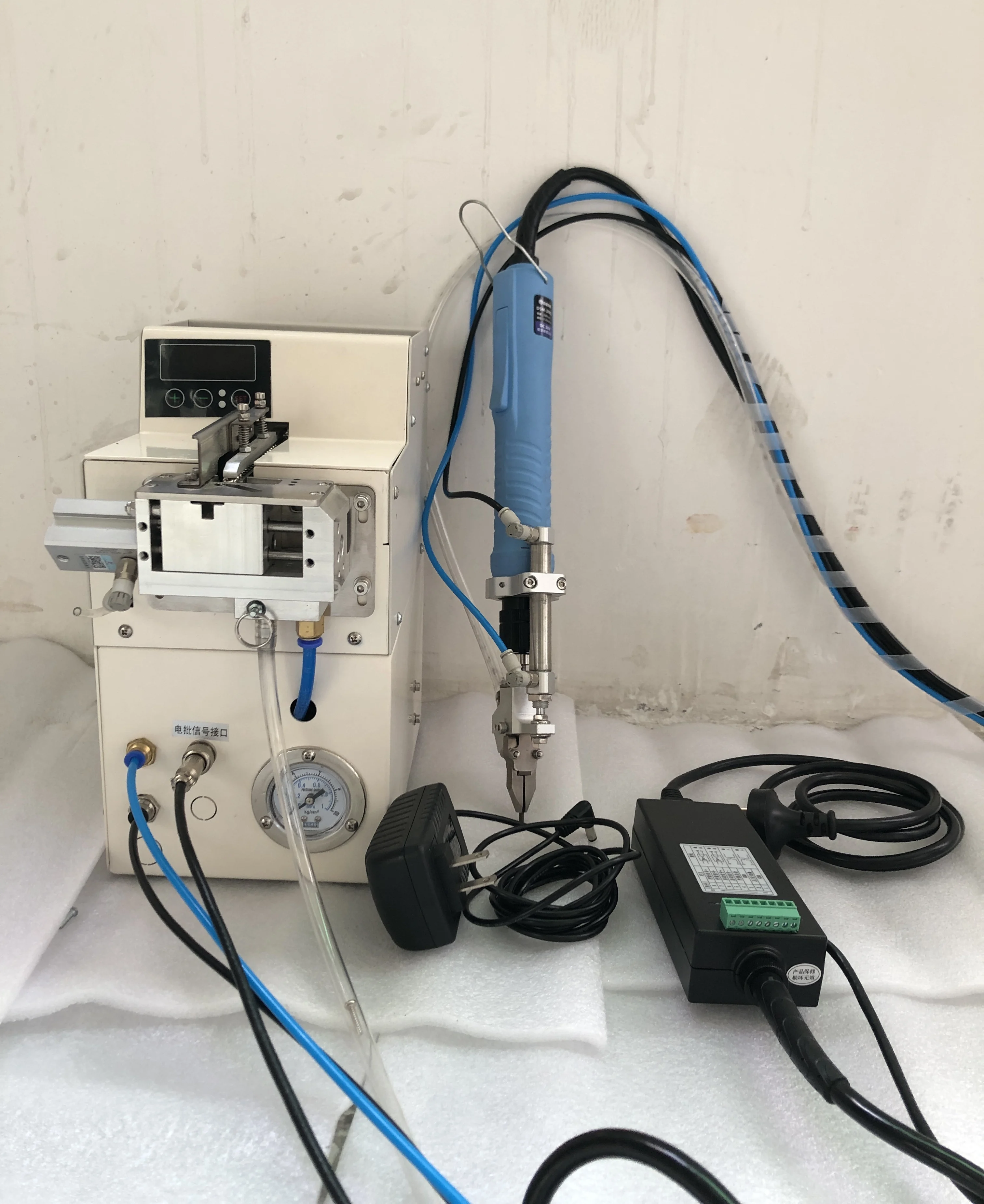 automatic M1-M6 screw torque adjustable screw tightening machine, mini screw fastening machine screwdriver with auto feeder