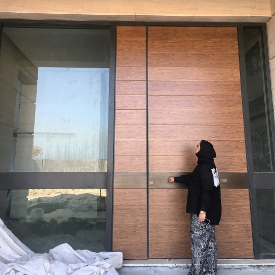 Seeyesdoor metal frame solid wood teak pivot front entry door for modern house all types