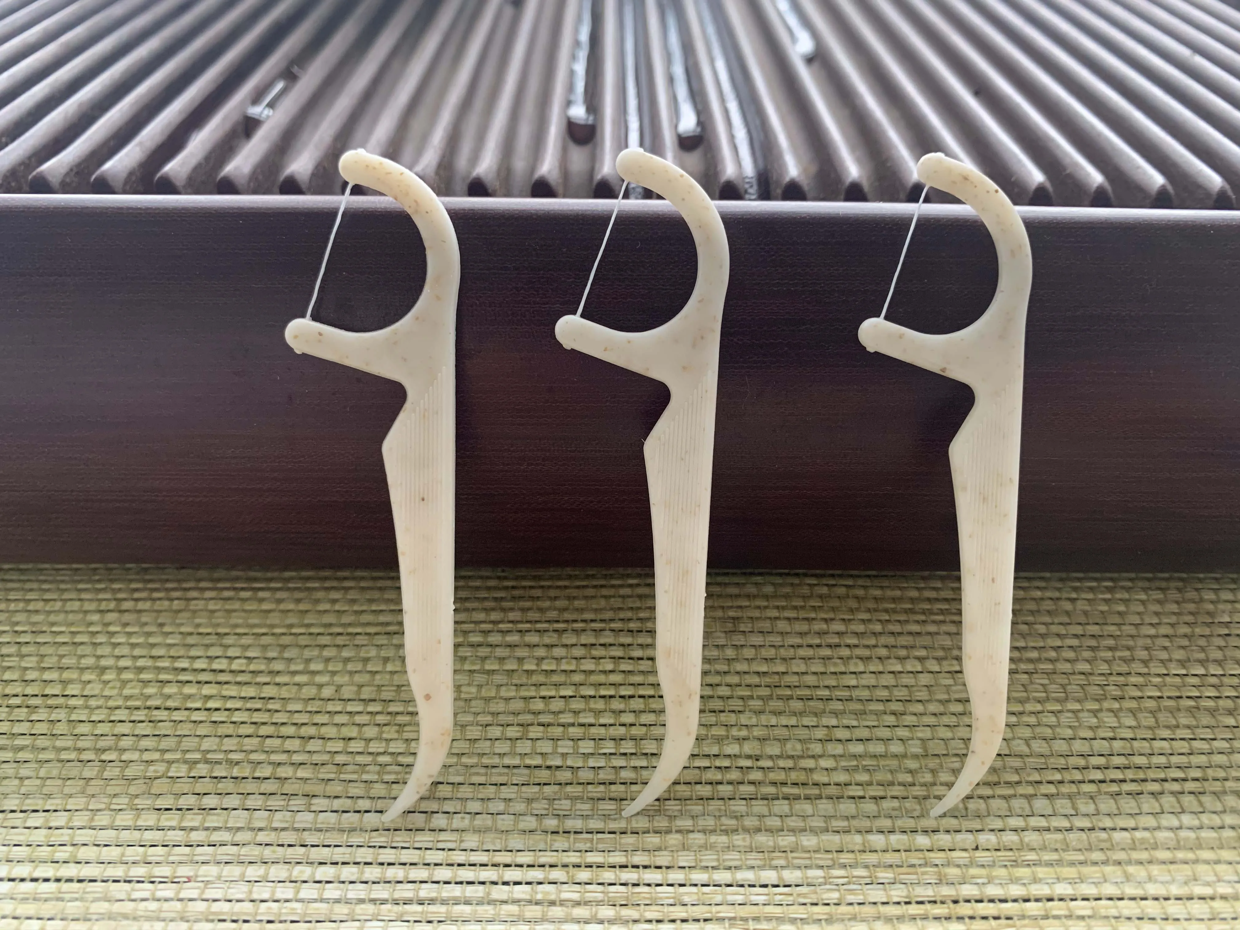 New arrival 50% biodegradable dental floss sticks Eco-freindly floss pick good for environment