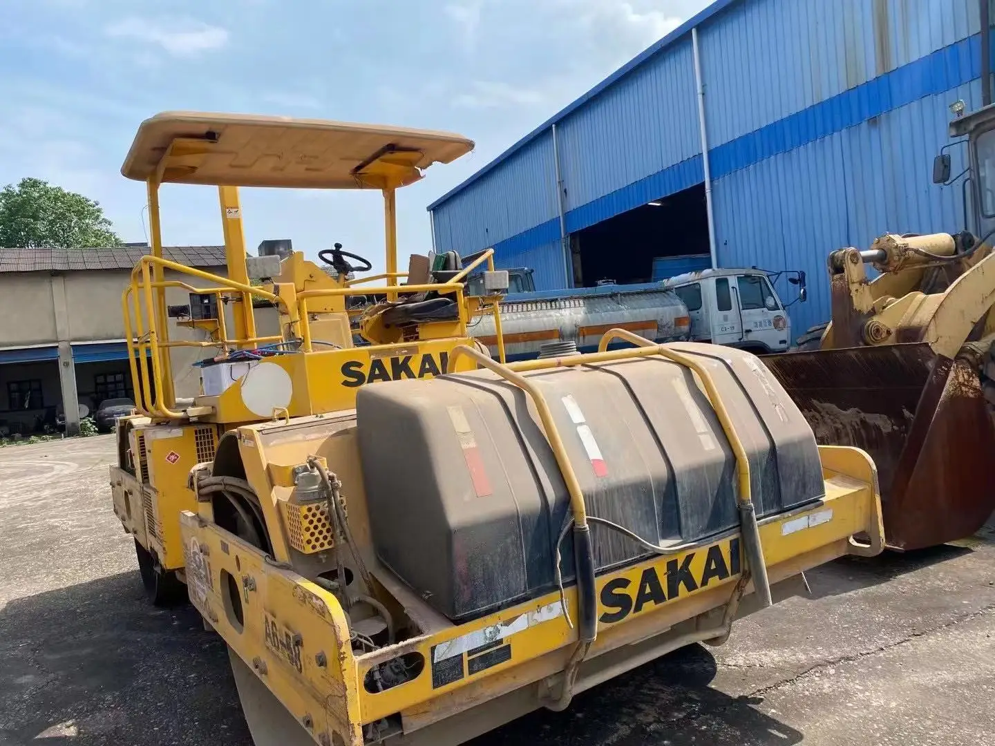 Вибрационный дорожный каток SAKAI SW900
