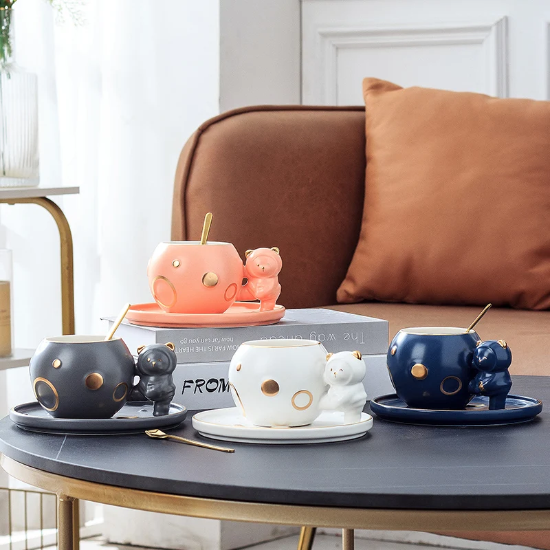 Flypeak new nordic ceramic mug coffee cup and saucer sets cute Cartoon Space bear mug cute ceramic cup with lid