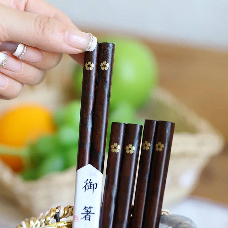 Stock Ironwood Japanese Style Reusable Sushi Printed Olive Japanese Black Chopstick Logo Wooden Custom Wood Chopsticks