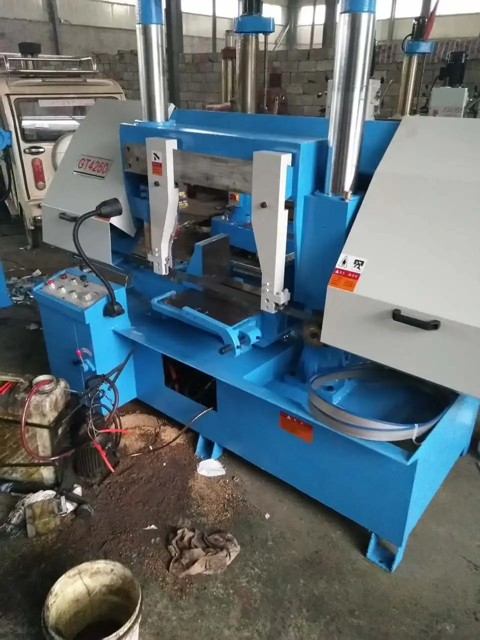 High Quality Hydraulic Metal Band Saw Machine Easy to Operate Band Saw Machine