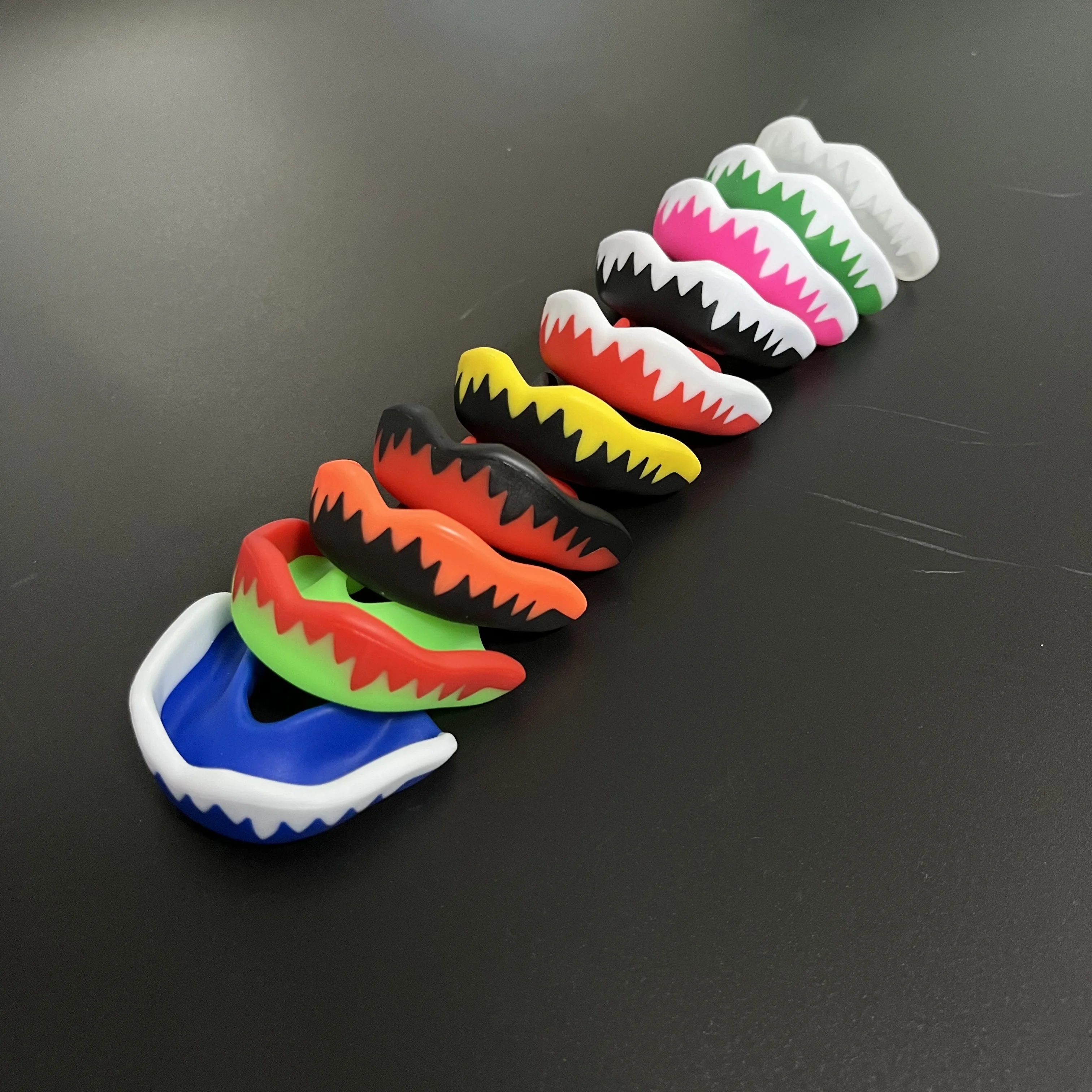 Custom Logo Moldable Sport Mouth Guard Anti-Grinding Plastic Mouthpiece for Teeth Protection in Boxing Basketball Rugby