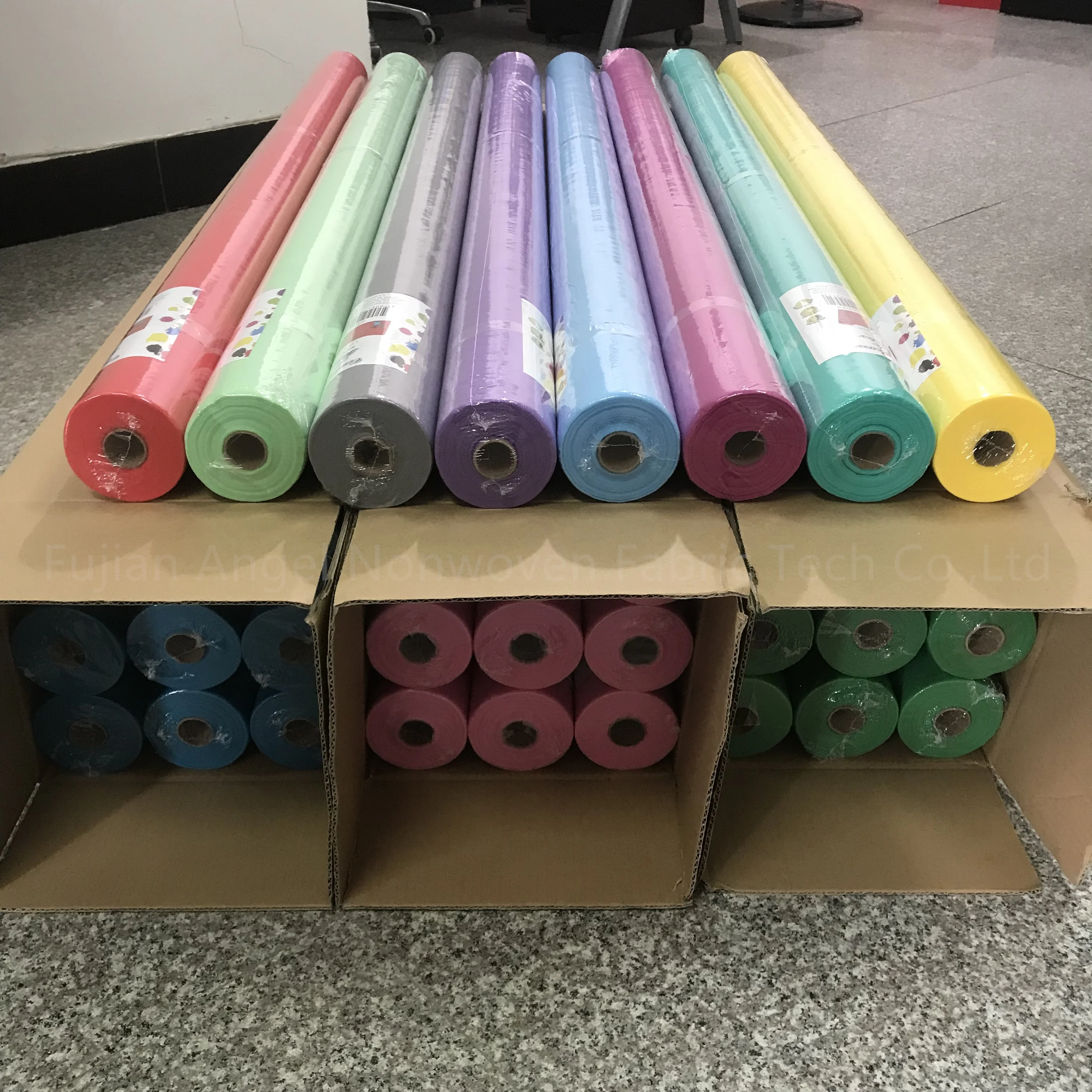 Best Selling TNT Fabrics Tablecloth Roll Disposable Table Cloth Roll