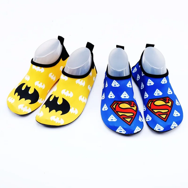 Детские Мультяшные ботинки для плавания босинки нескользящие носки для мальчиков и девочек легкие носки для пляжа и бассейна Нескользящие быстросохнущие туфли