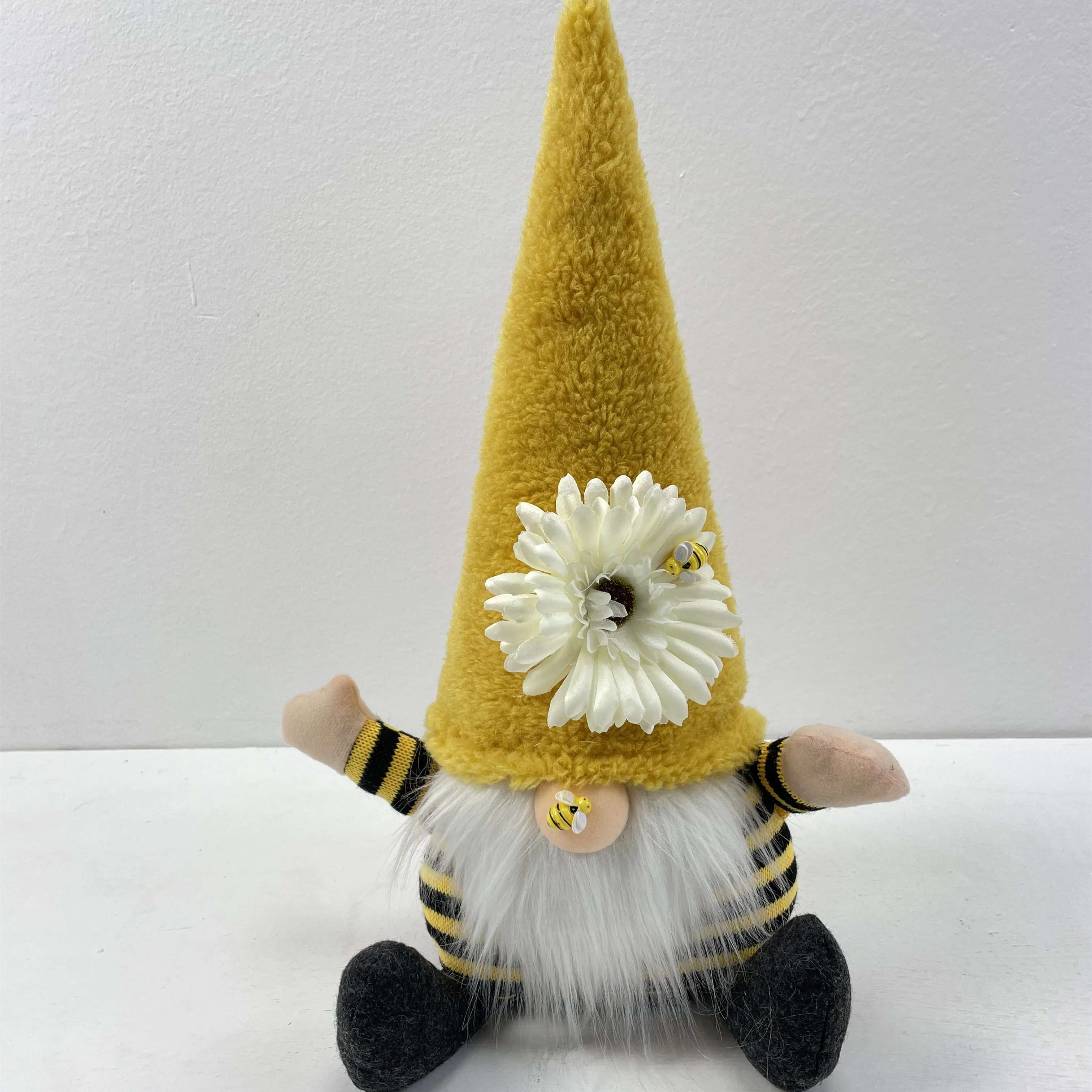 New Design and Hot Sale Bumble Bee Gnomes Plush in Welcome Pose Gnome Ornaments