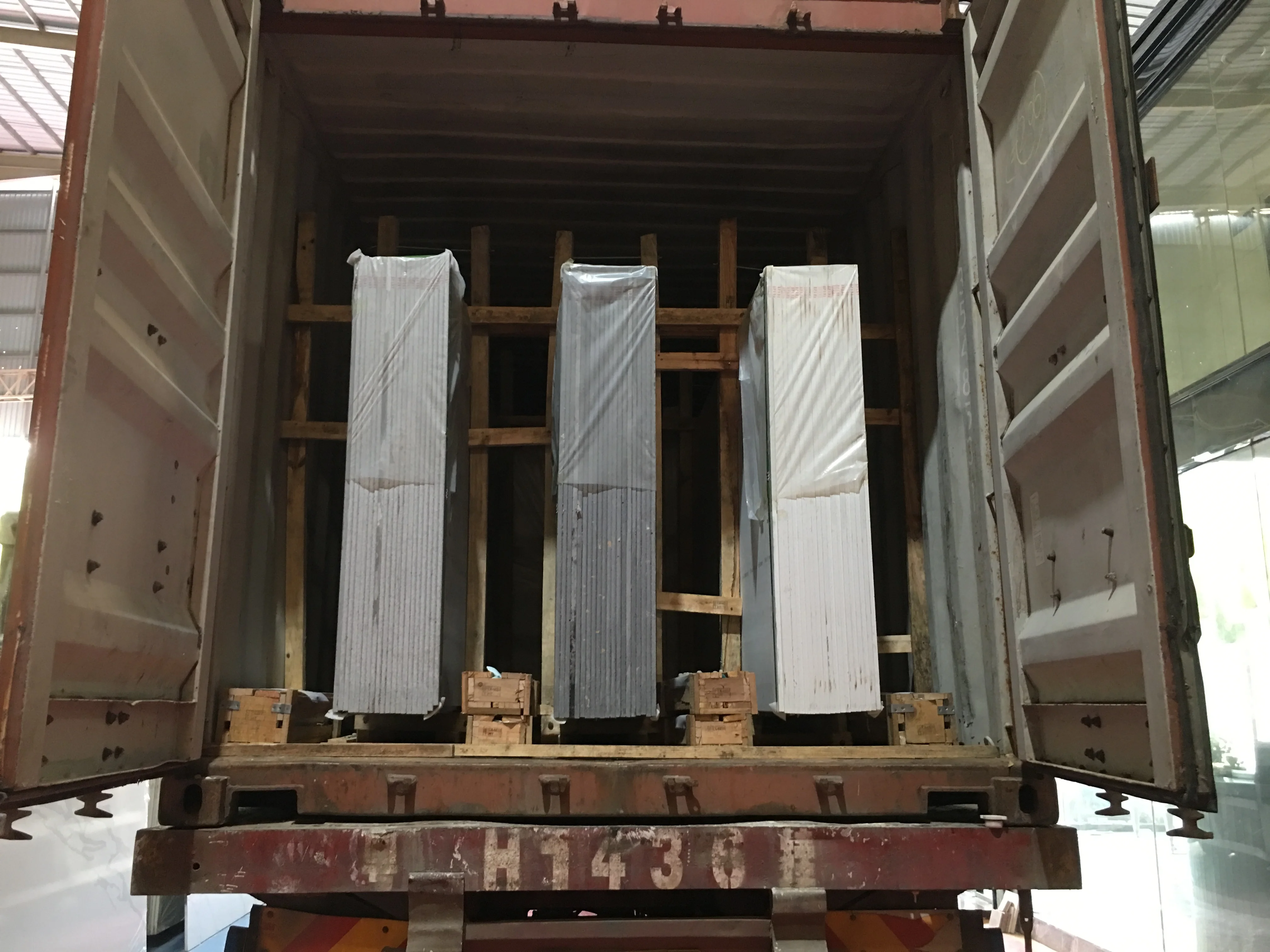 Panda white quartz stone artificial quartz for kitchen countertops island top marble look for step stair home decoration