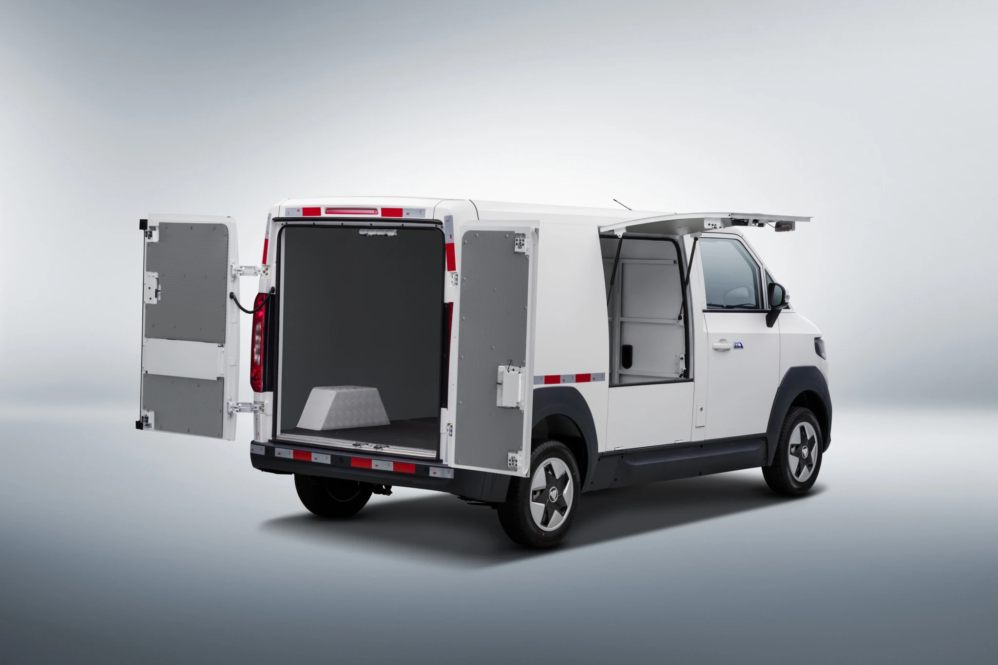 Sino Foton truck supplier 2810 kg 3350mm new energy vehicles used electric vans for sale