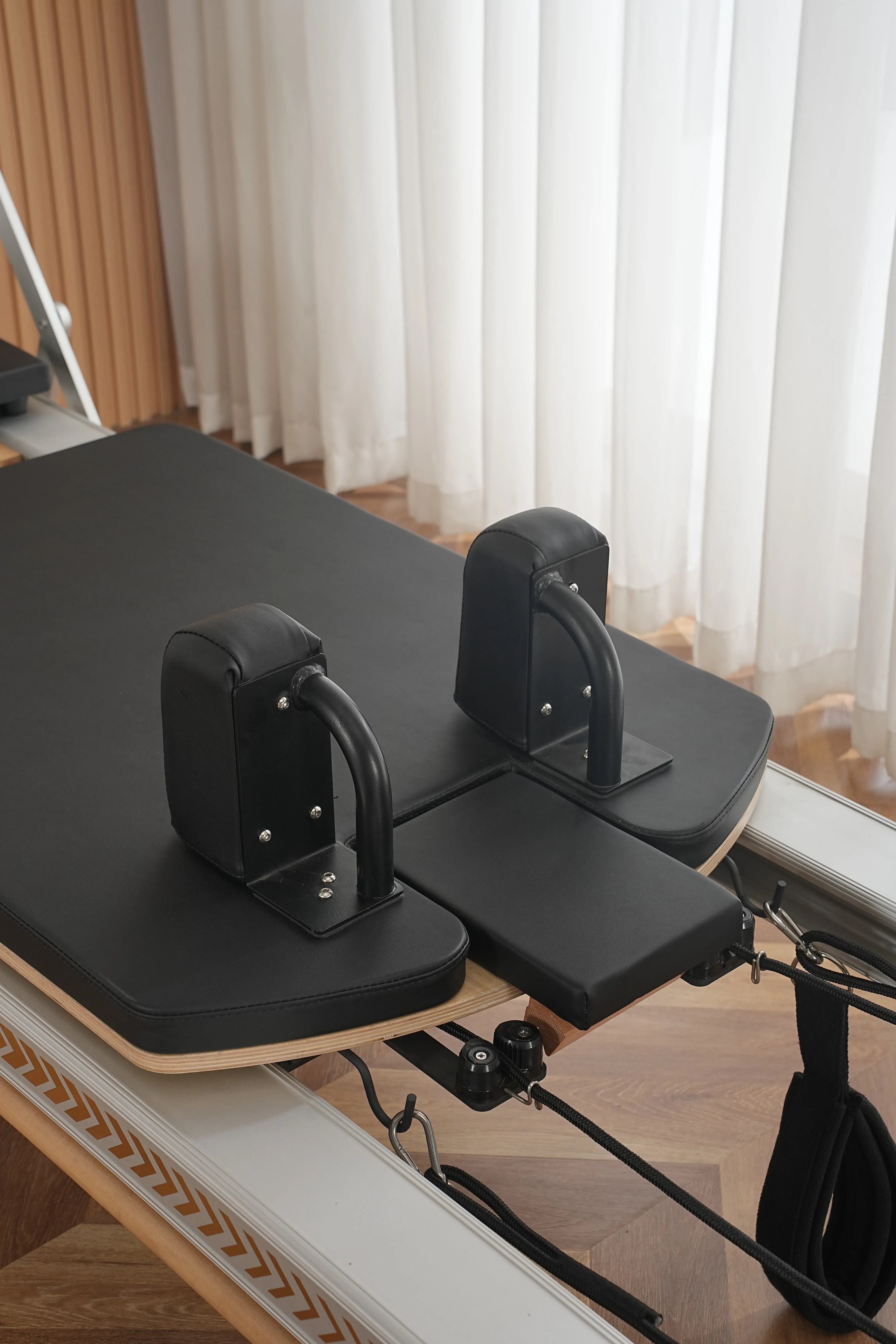 Professional Chinese Pilates Reformer Body Shaping Machine with Pilates Training Bed Frame Yoga Equipment