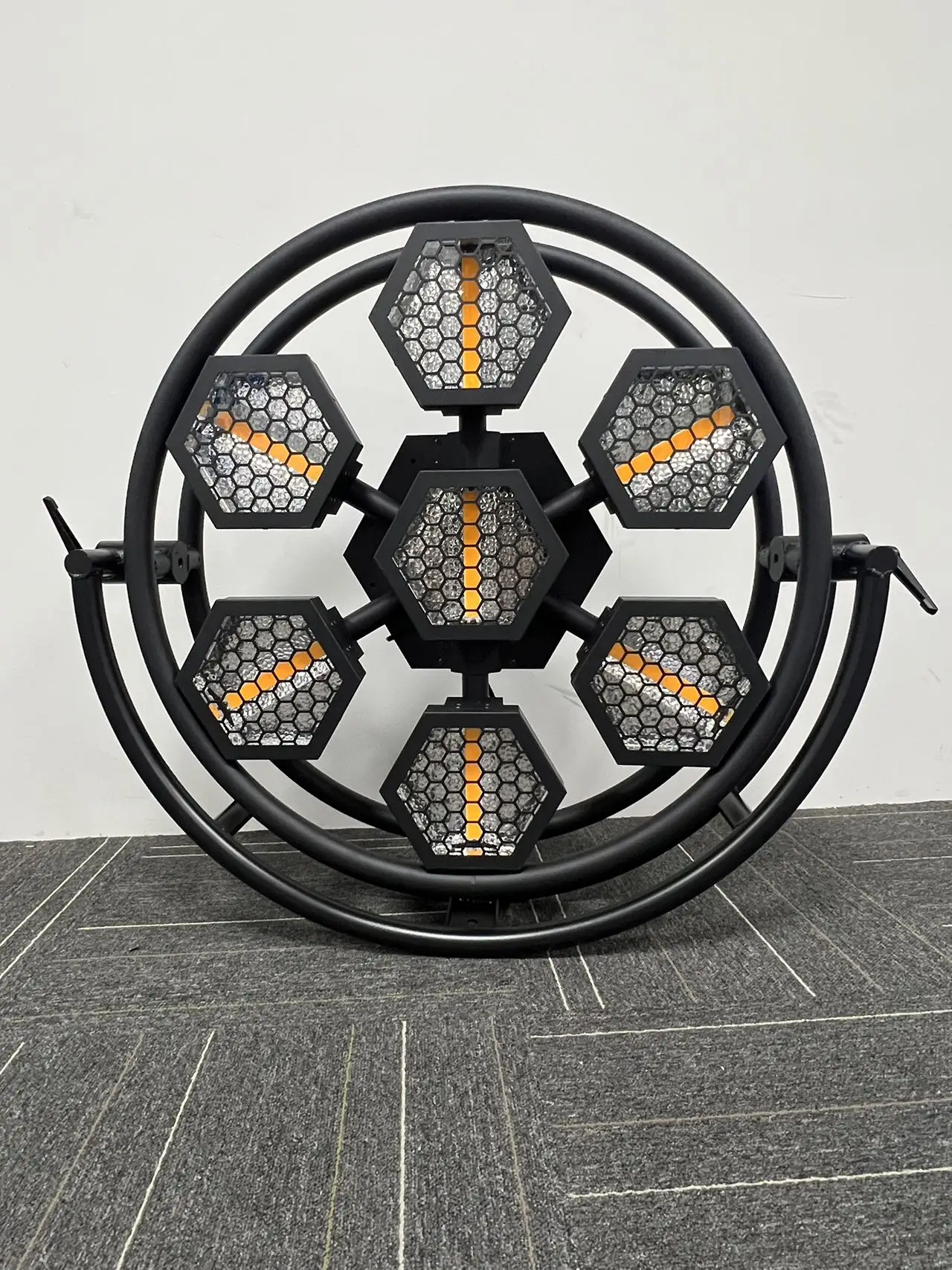 DMX512 Controlled 7-Halo Hexagon LED Pixel Stage Lights High Visibility New Generation Lighting for Background Stage Beam Effect