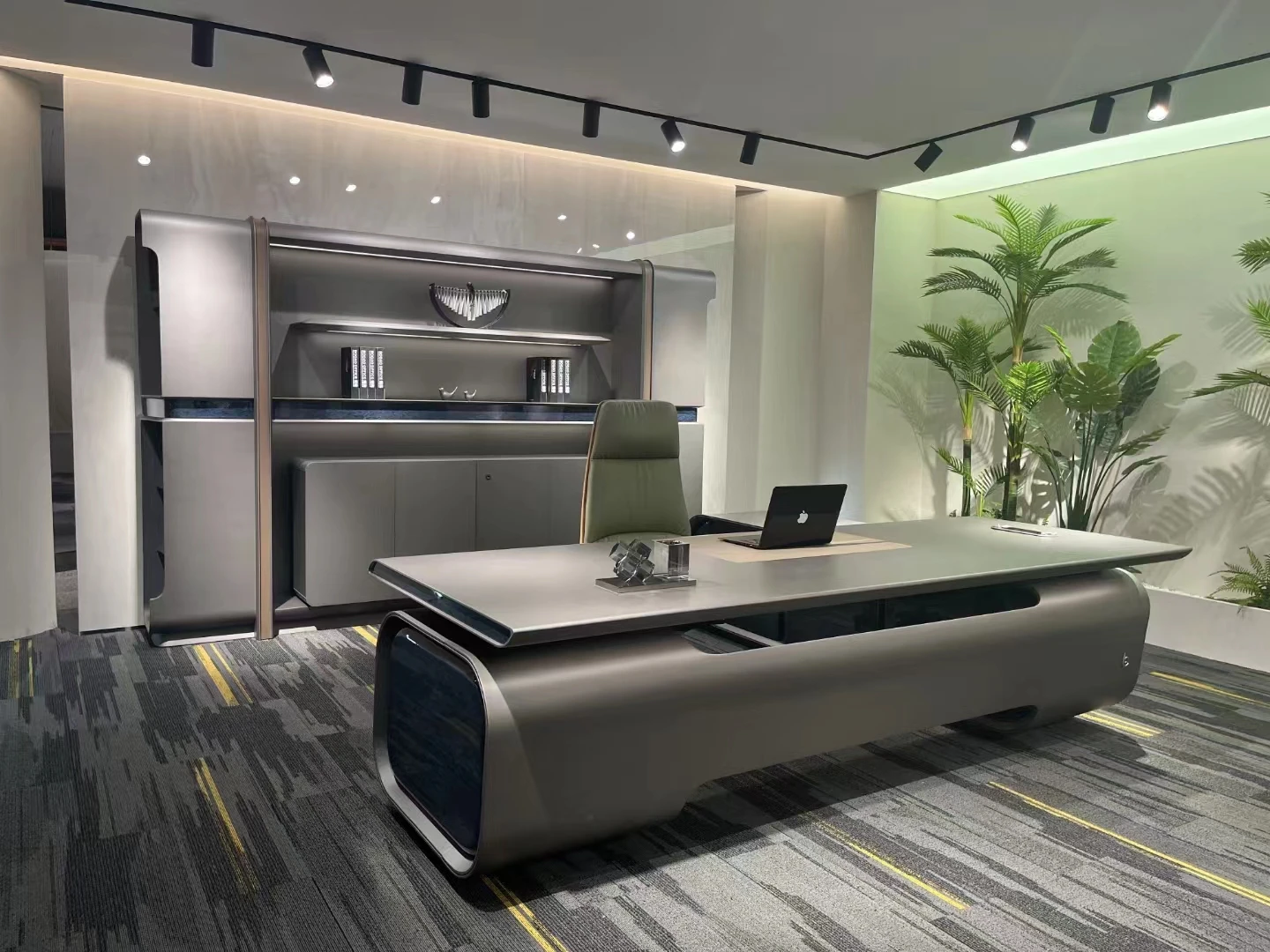 CEO modern advanced intelligent office metallic skin atmosphere science and technology sense chairman boss desk