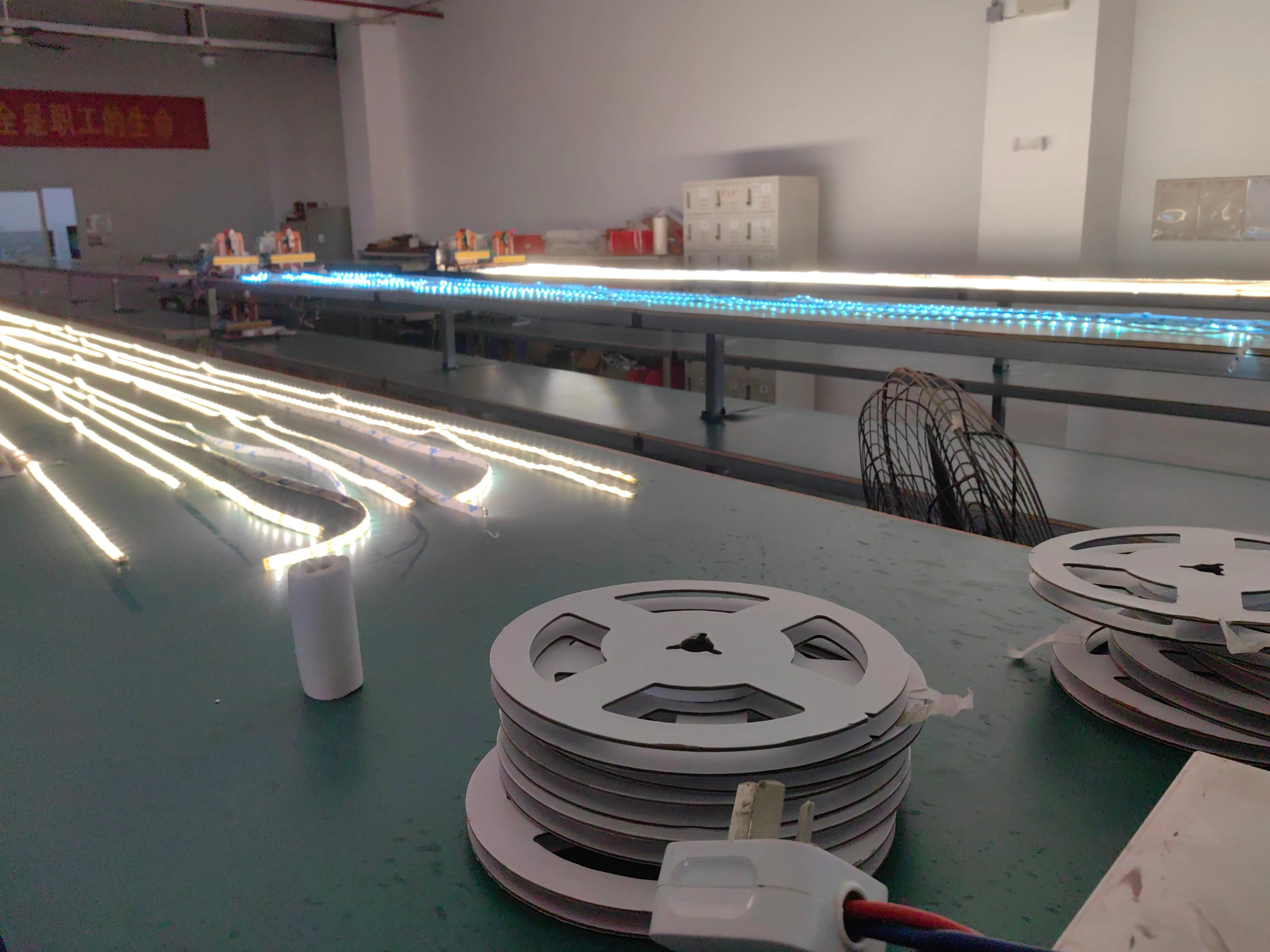 HHH OEM ODM WS2811/WS2812/WS2815 Addressable SMD LED Strip Light 5V/12V Full-Color Decorative Running Lights with IC Control