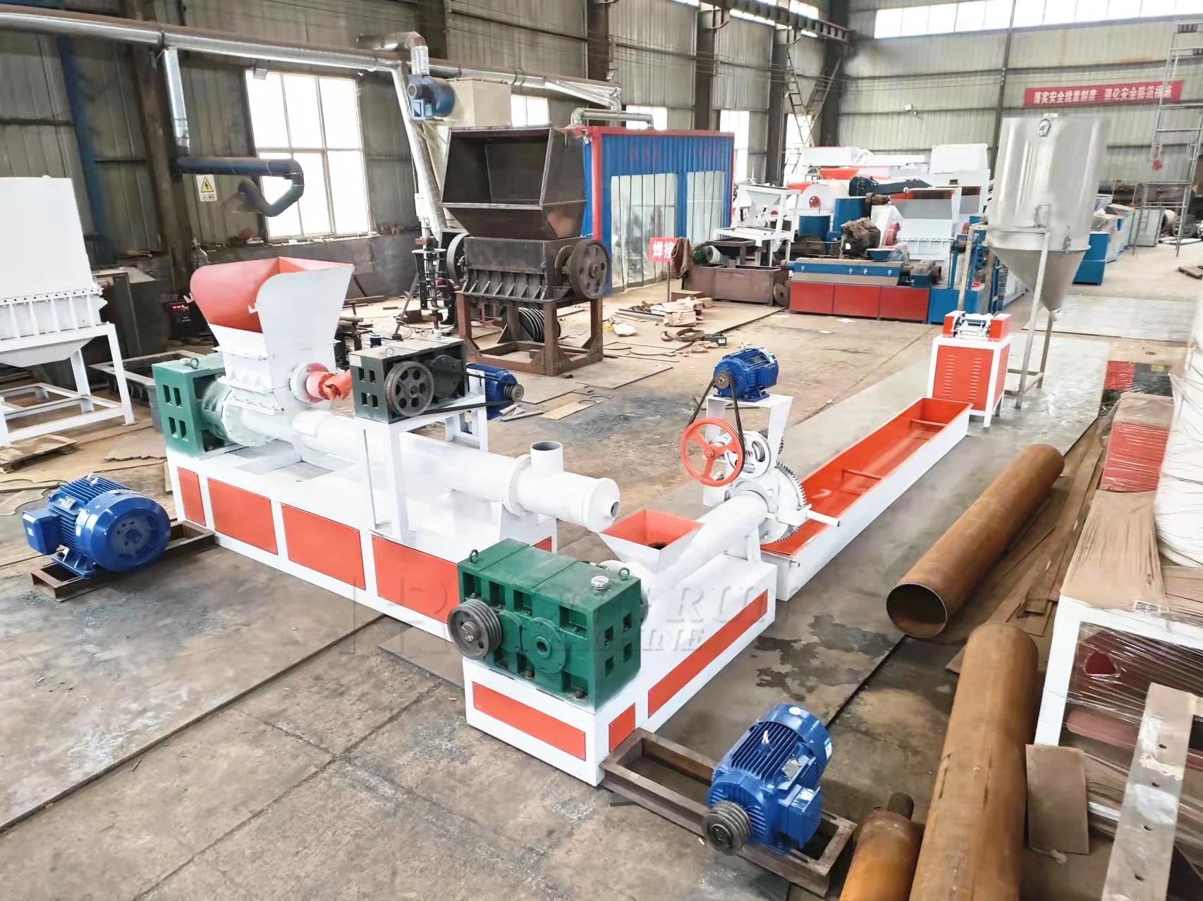 Industrial Waste Plastic Recycling Shredder PP PE PVC PET Plastic Bottle Can Crusher Plastic Drum Crushing Machine