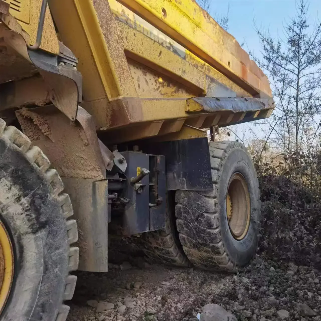 2007 Подержанный карьерный самосвал Komatsu HD465-7E0 Внедорожных карьерных самосвалов грузоподъемность 55 т и 34 2 кубических метров