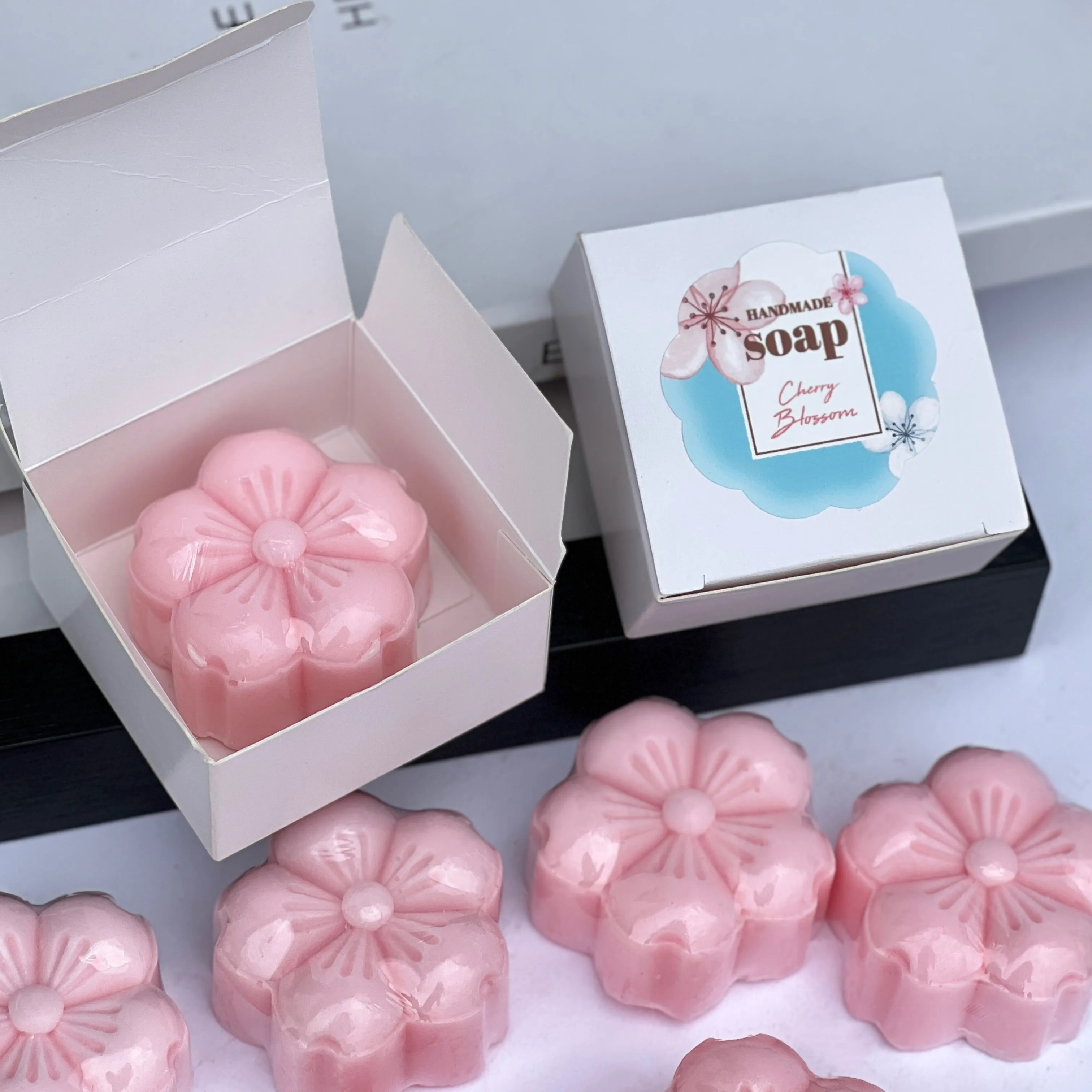 OEM Shea Butter Sakura Flower Herbal Essential Oil Soap Cherry Blossom Stretch Mark Soap Beauty Bleaching Soap For Dark Skin