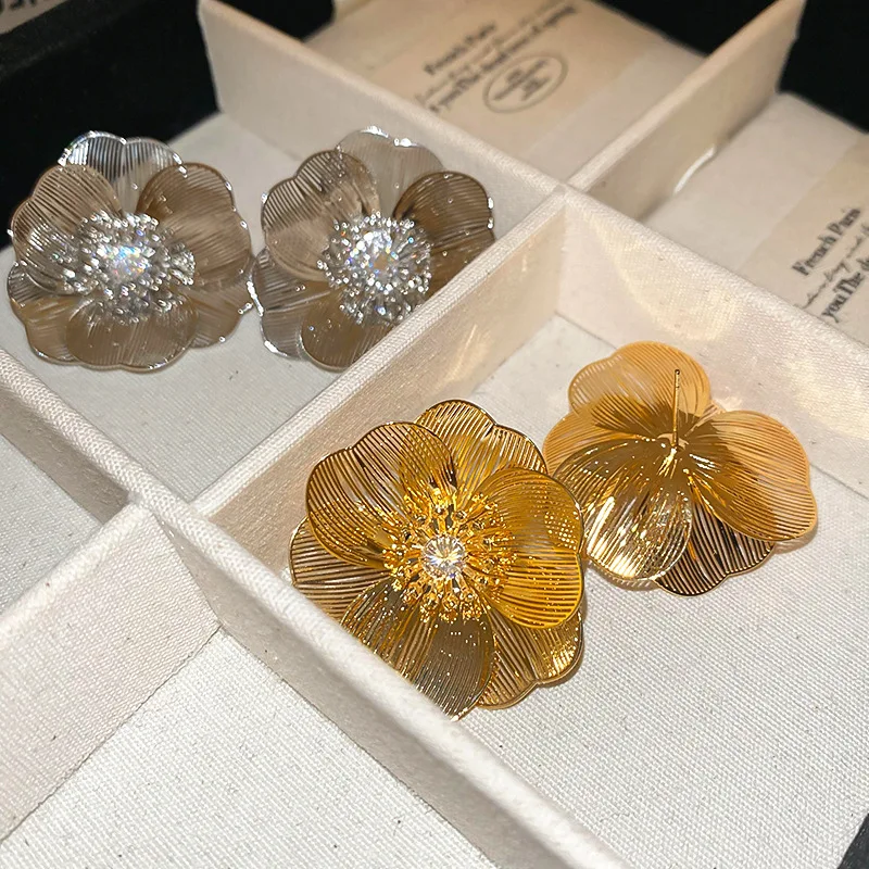 Yingtong Trendy Big Gold Copper Zircon Crystal Flower Stud Earrings 2024 Antiallergic 925 Silver Post Earrings Women Jewelry