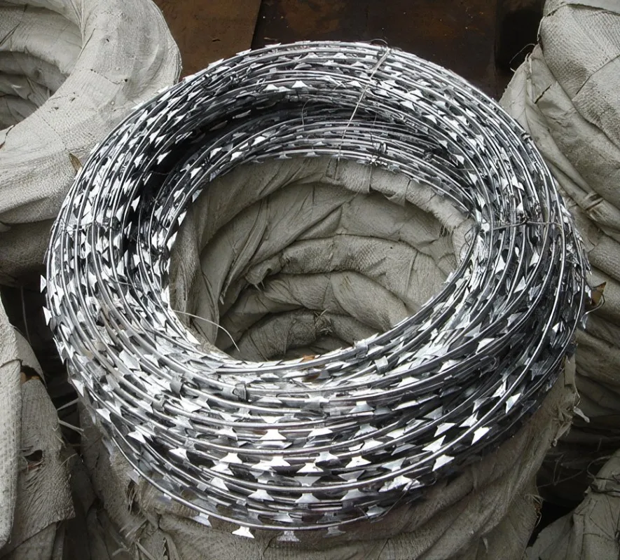 New high quality china manufacture fence galvanized/stainless steel razor blade concertina barbed tape wire price