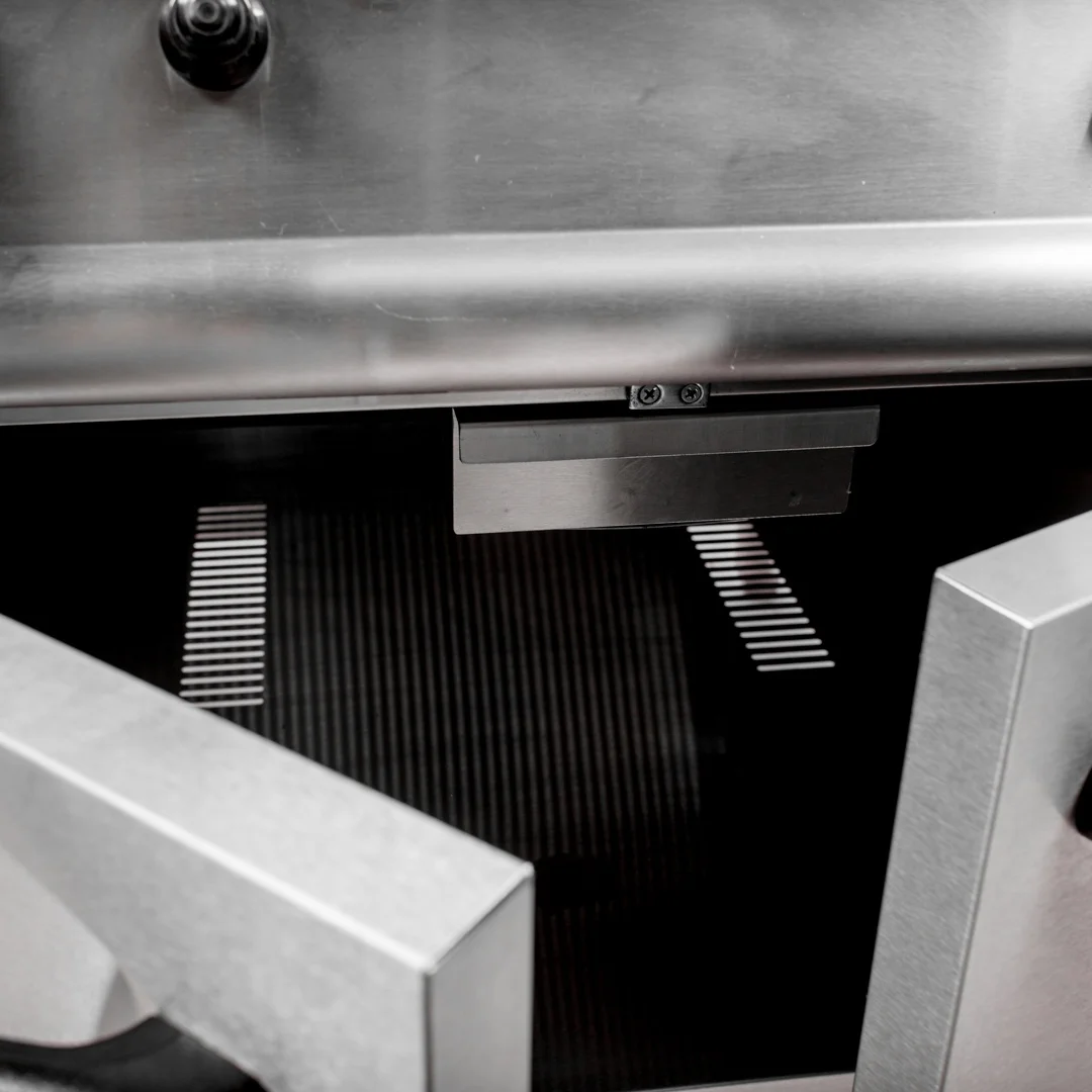 Commercial Kitchen Equipment 2 Burner Freestanding Gas Griddle Full Flat Top Grill with Cabinet