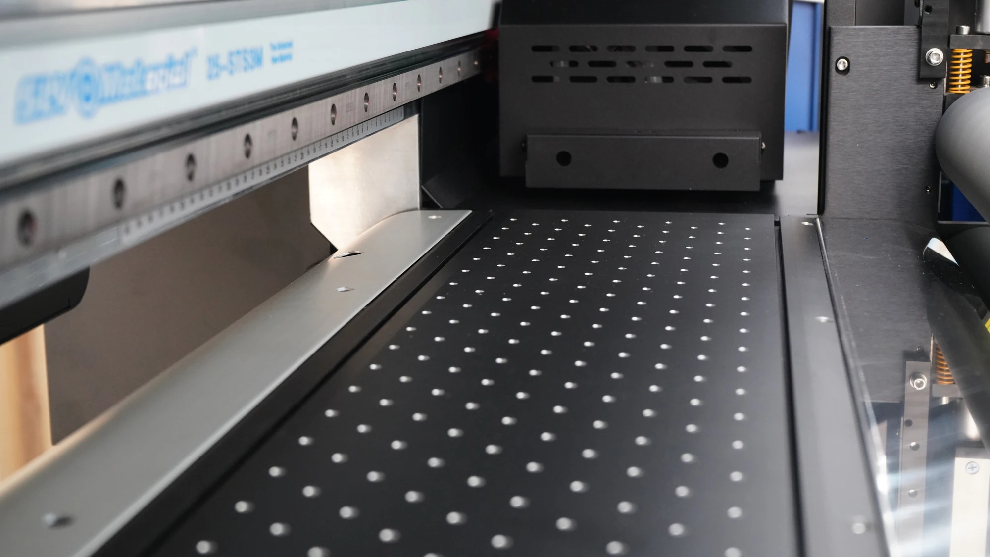 Audley 60cm UV LED DTF Printer Multifunctional Automatic Roll to Roll for Sticker Multicolor Waterproof Inks New Condition