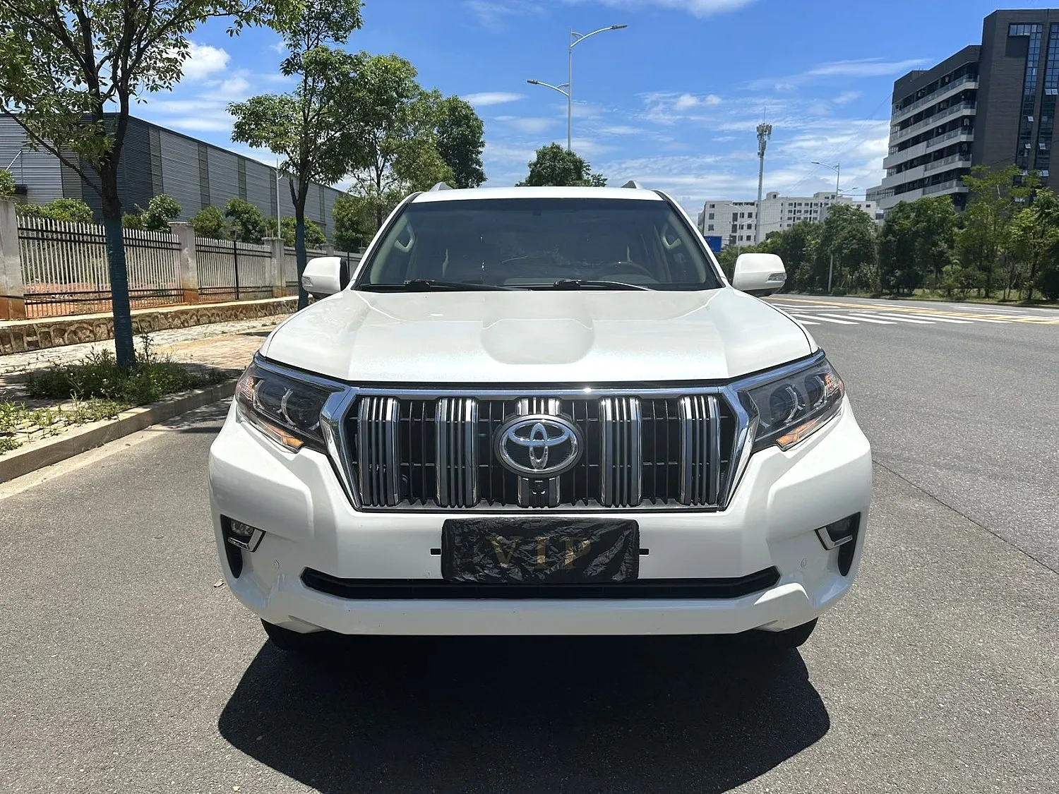 Toyota Prado 2016 4 0 л внедорожник с большим объемом самовсасывающий Подержанный автомобиль