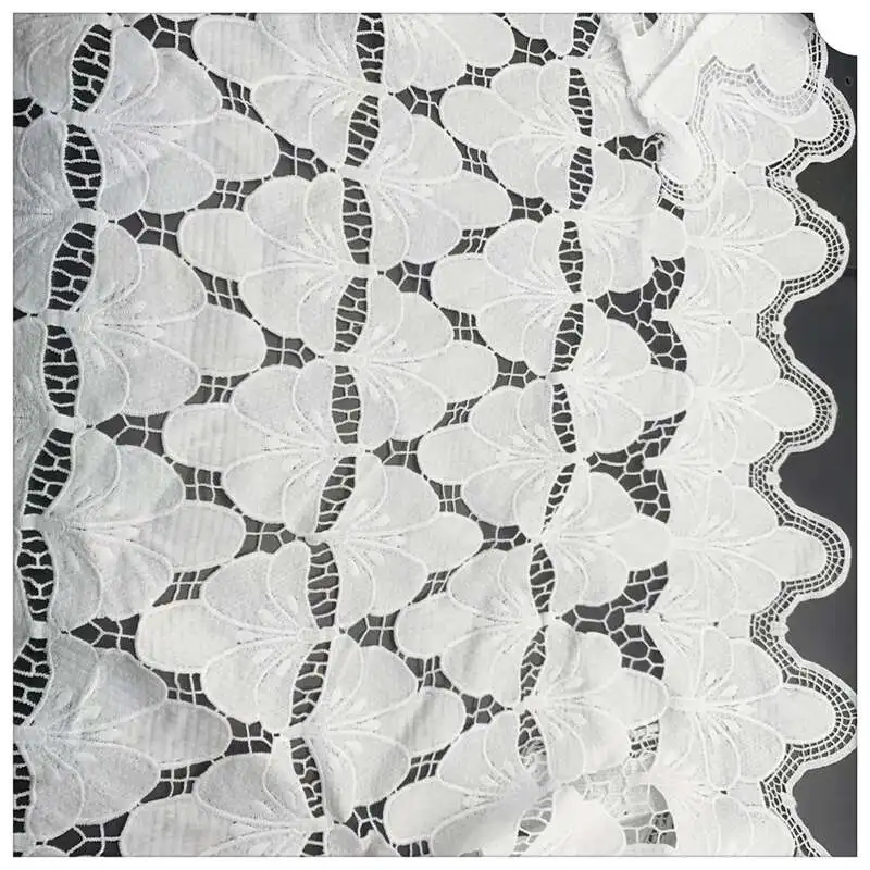 Chinese Keqiao factory white 100% polyester woven large flower mesh water soluble embroidered lace fabric dress fabric (1600350543955)