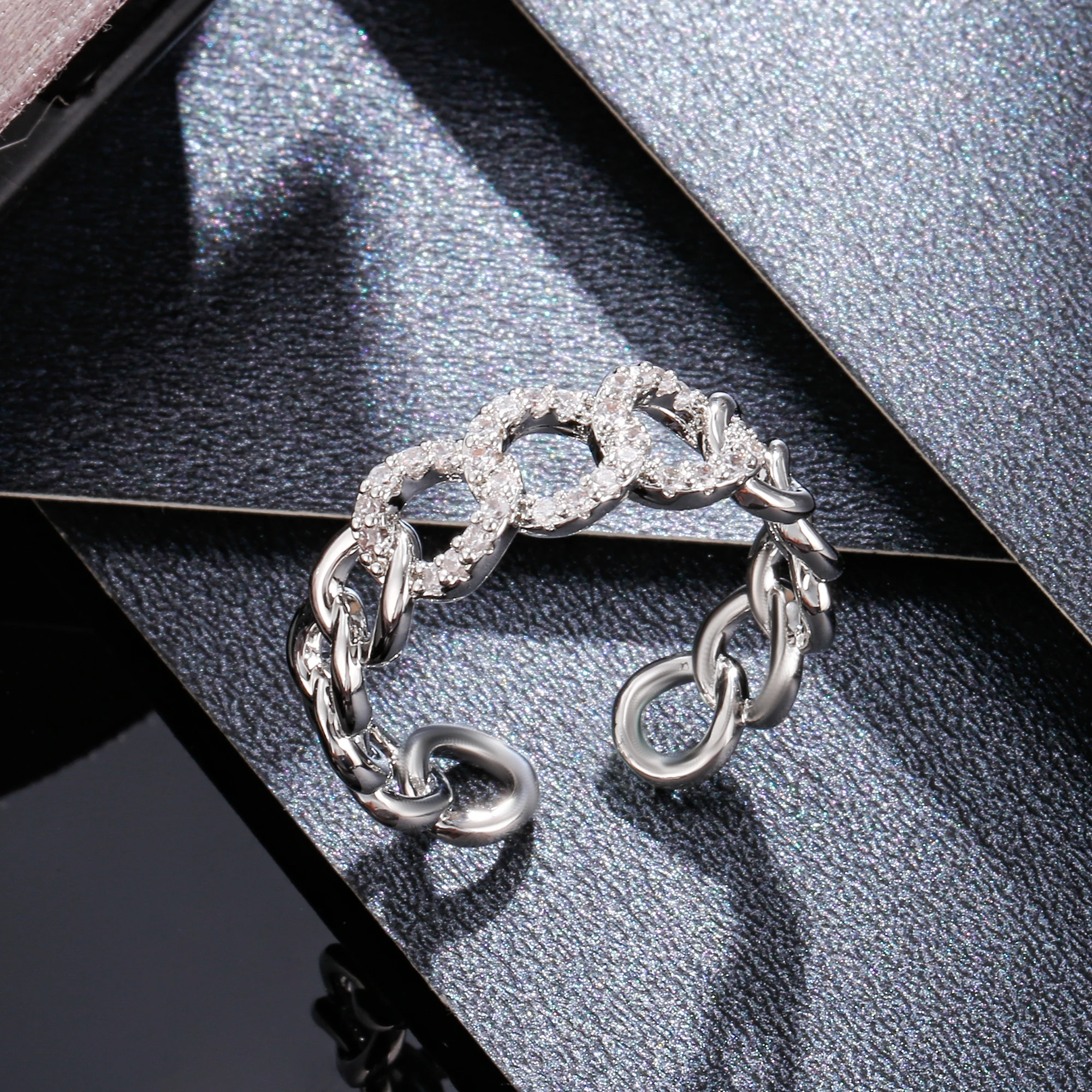 Designer Type 2021 Trendy Gold Plated Hollow Heart Diamond RIng Jewelry Women Wholesale