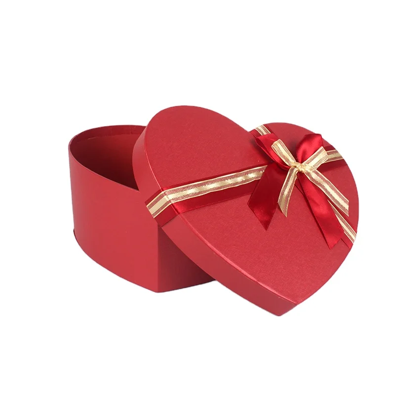
2021 изготовленная на заказ цветная подарочная коробка в форме сердца оптом Экологичные жесткие картонные бумажные коробки с тканью 