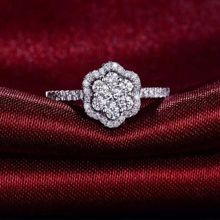 Custom Fine Jewelry 18k Gold Flower Moissanite Engagement Ring