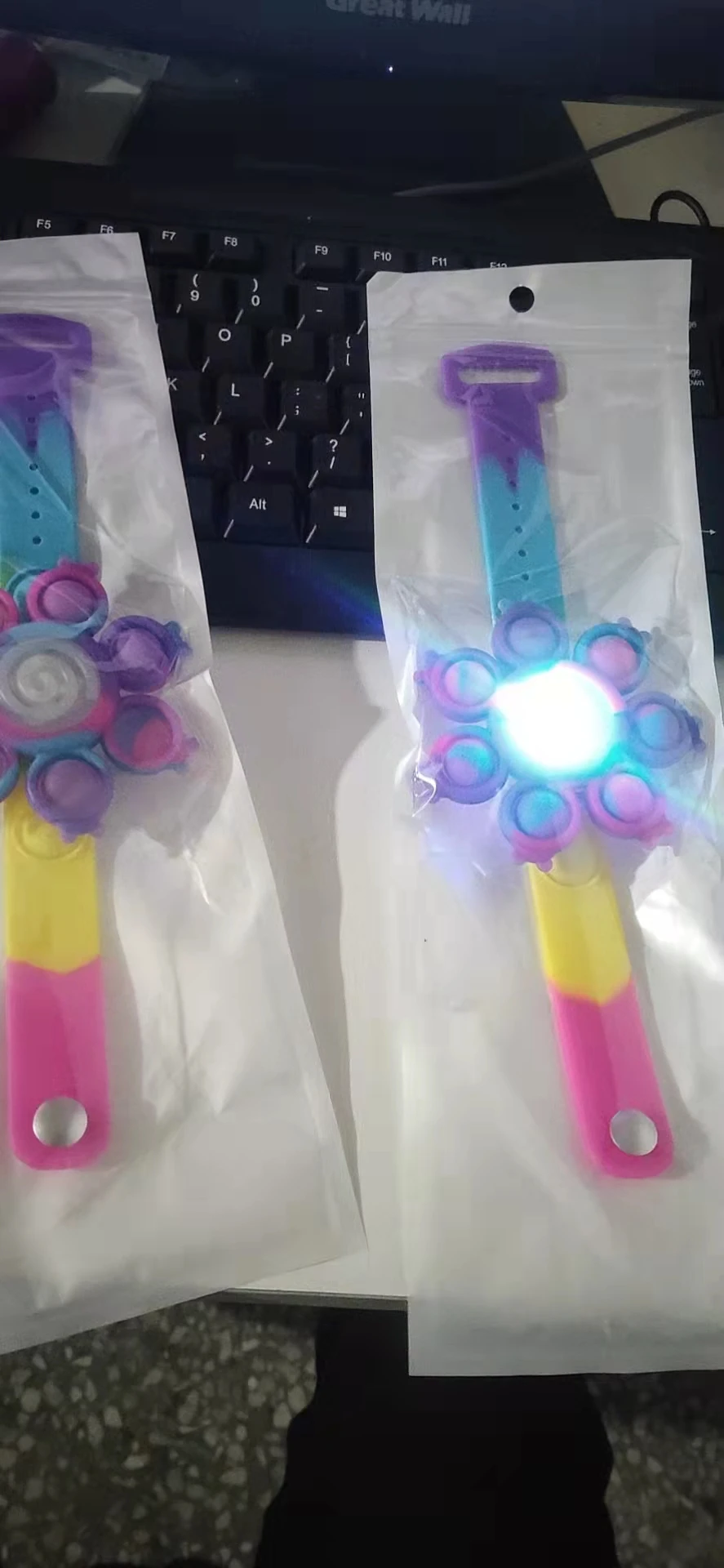 Silicone Push Bubble Wristband Kids Watch Shaped Bubble Fidget Spinner Natural ladybird Tie Dye Squeeze glow it Fidget Bracelet