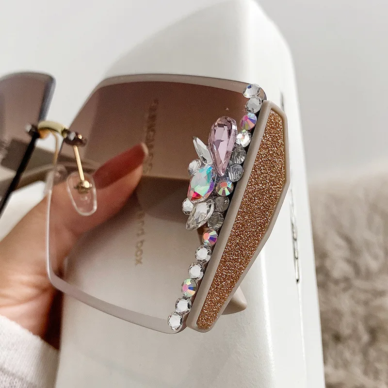 Luxury Designer Oversized Female Shades Rimless Square Gradient Sun Glasses Bling Rhinestone Sunglasses Diamond