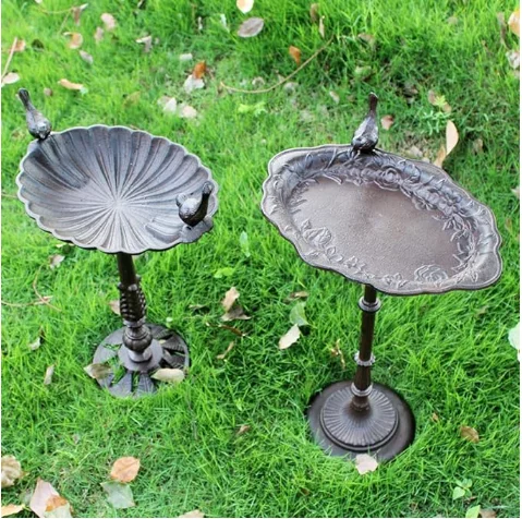 Cast Iron Bird Bath Yard Statue High-Footed Candlestick Bird Food Pot Retro Bird Feeder Garden Courtyard Decor Flower Pot