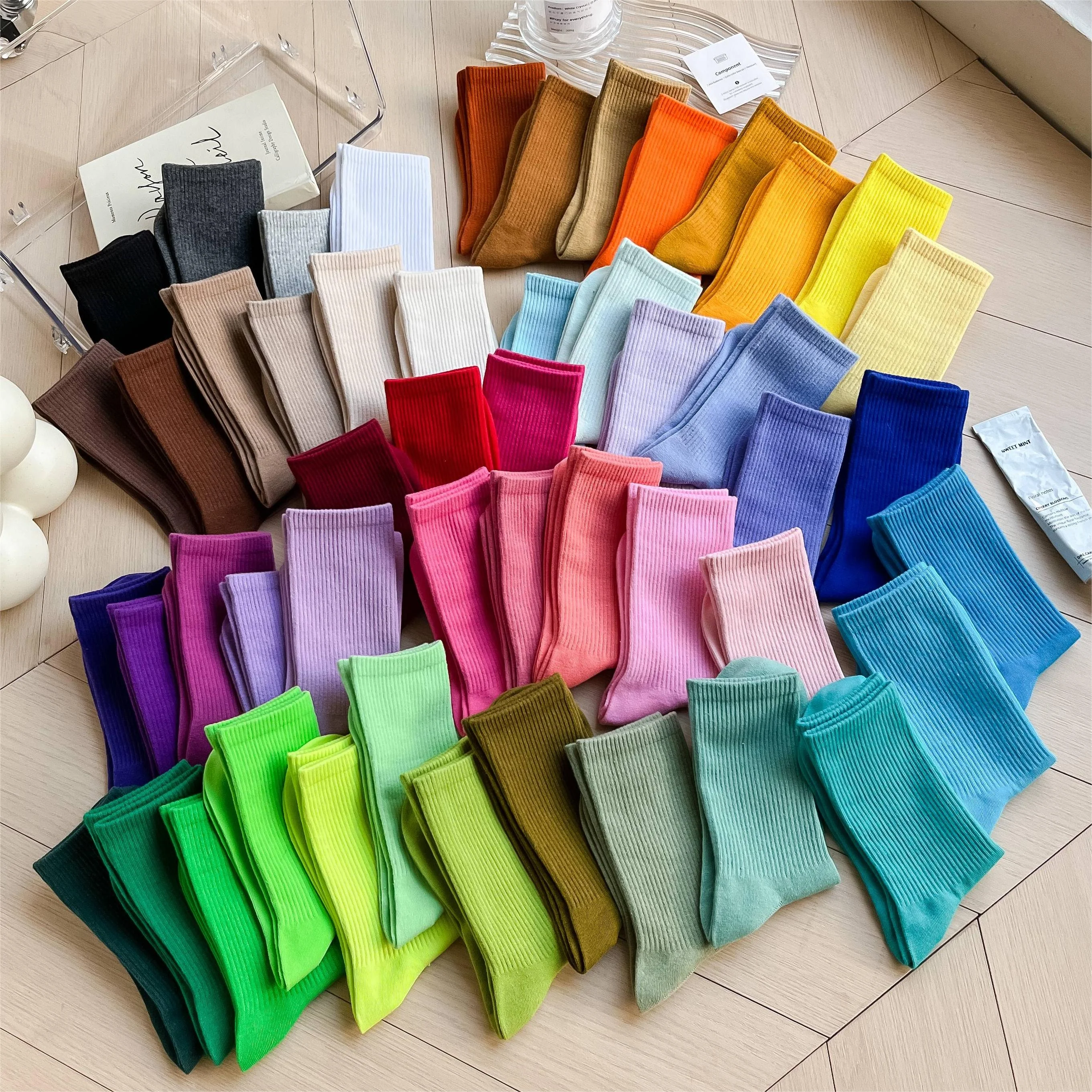 Quentin wholesale colorful socks custom logo slouch socks for women with grip logo high quality new fashion plain crew socks