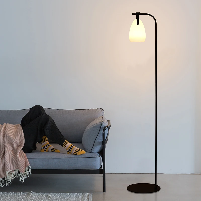 ODM/ODM High Quality CE Listed Minimalist Upright Metal Stand Living Room Bedroom RGB Portable LED Hanging Lantern Floor Lamp