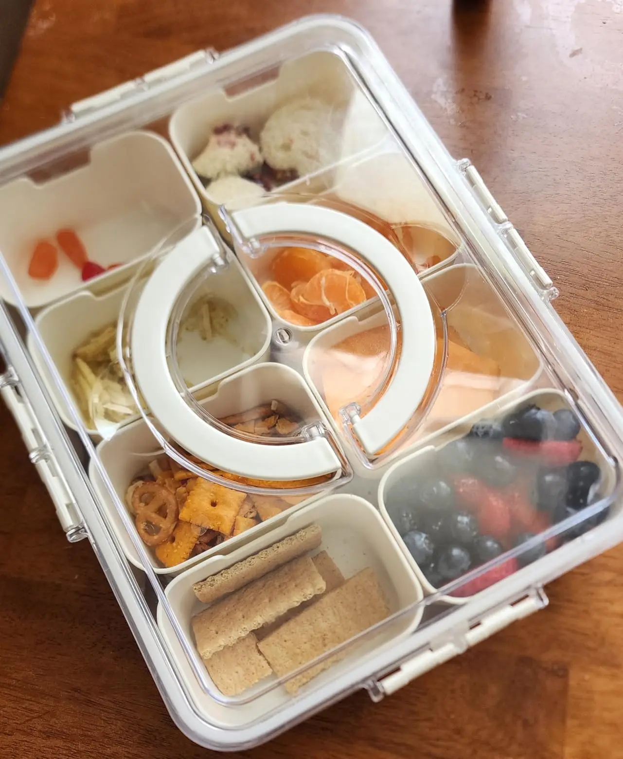 Wholesale Hot Sale storages box plastic storage containers divided serving tray with tableware