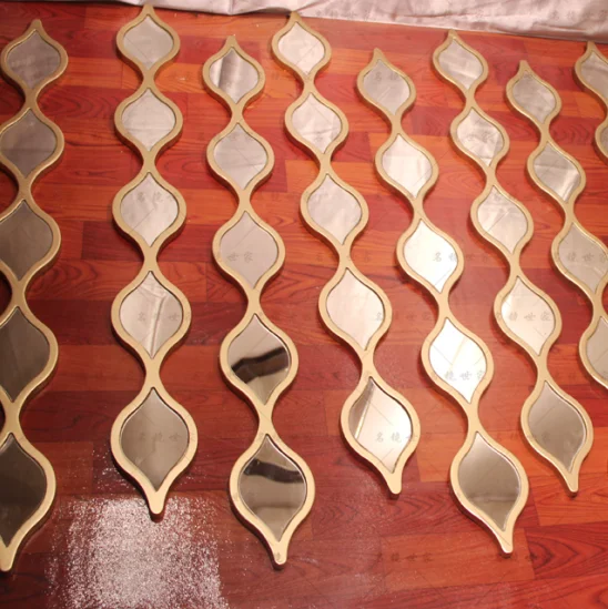 Wholesale Decorative Gold Metal Teardrop Panel Wall Mirror