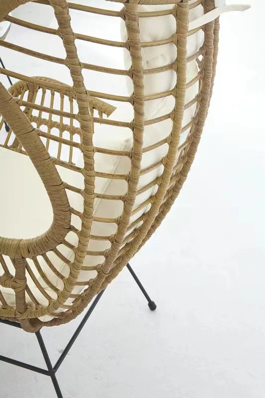 Luxury Garden Furniture Rattan Outdoor Patio Sun Loungers Steel Side Outdoor Sunbed For Pool