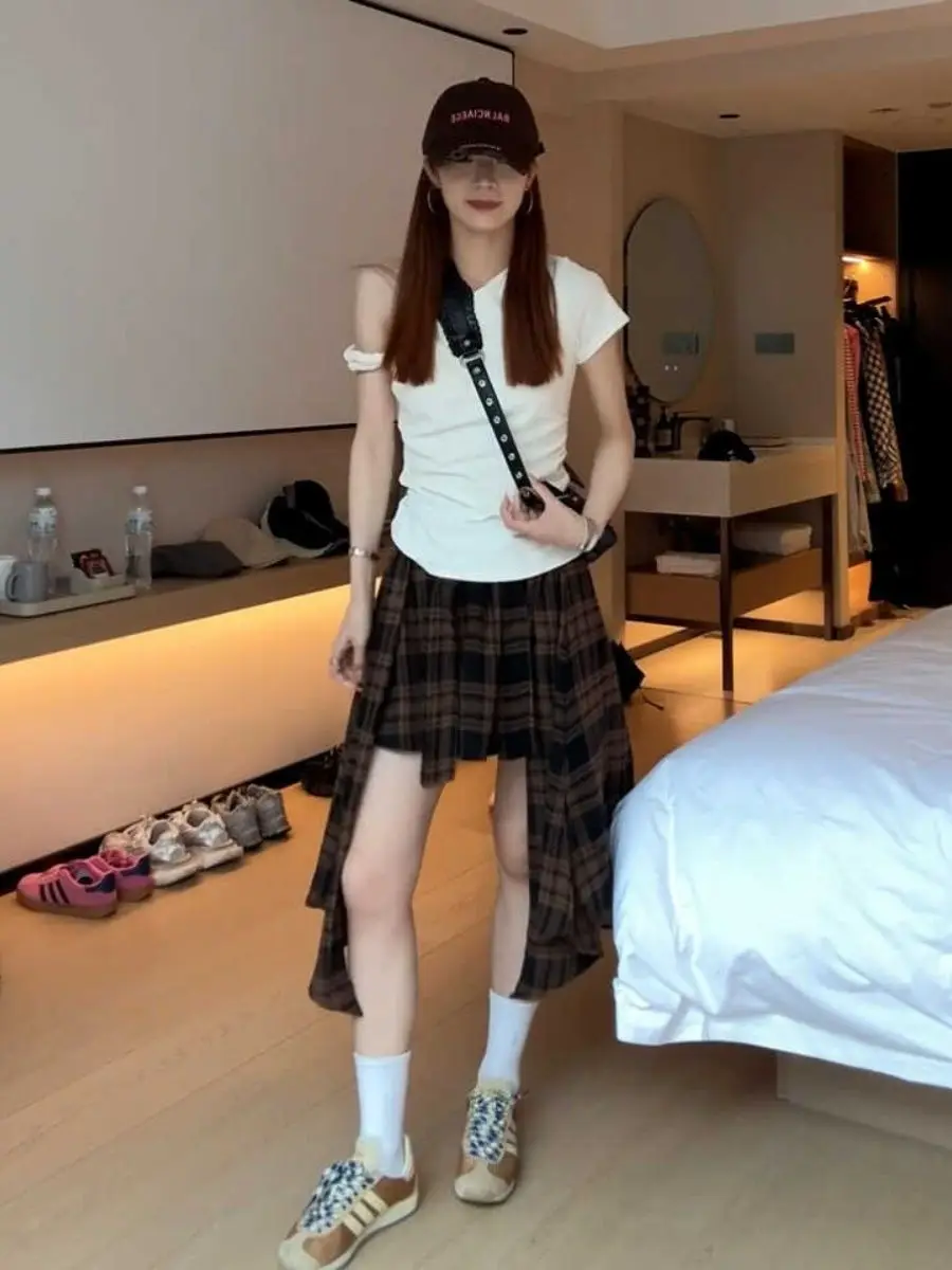 Retro vintage American asymmetrical checkered brown short skirt sexy spicy girl student elastic waist strap half skirt