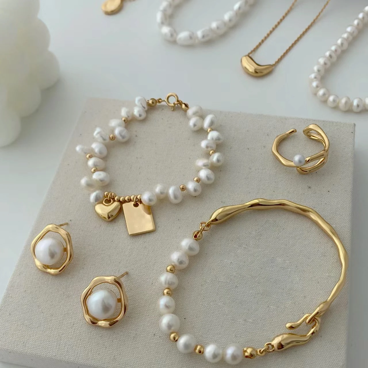 Custom gold plated acrylic pearl necklace jewelry for women