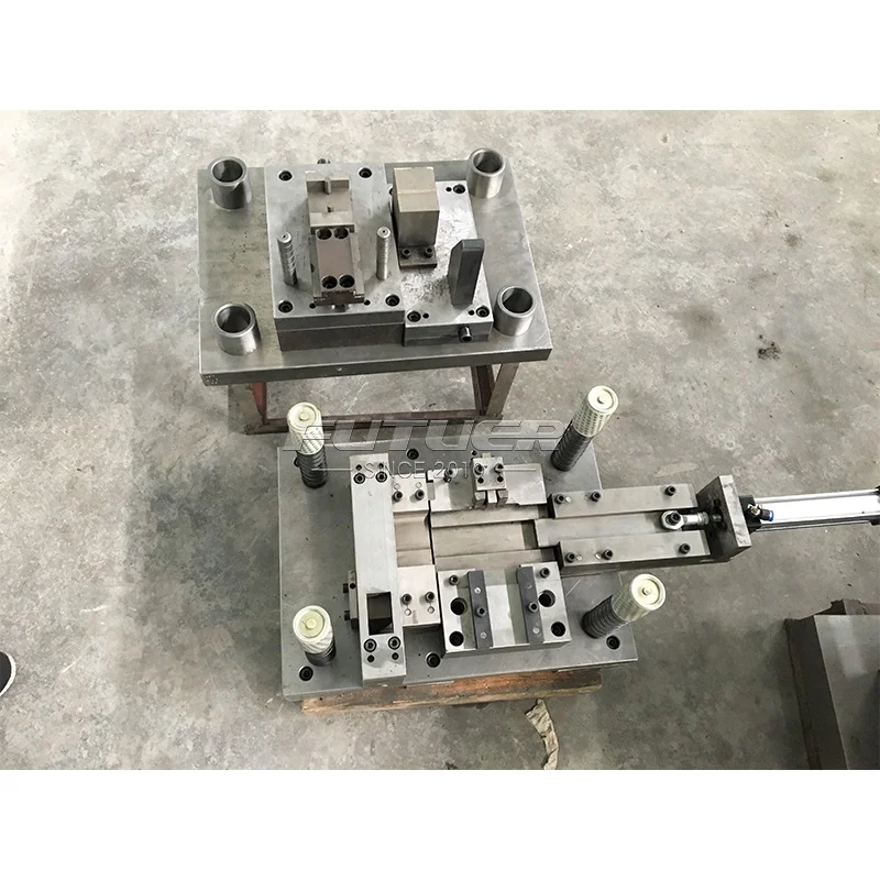 Flag welding hinge machine production line and flag welding hinge equipment automatic mold