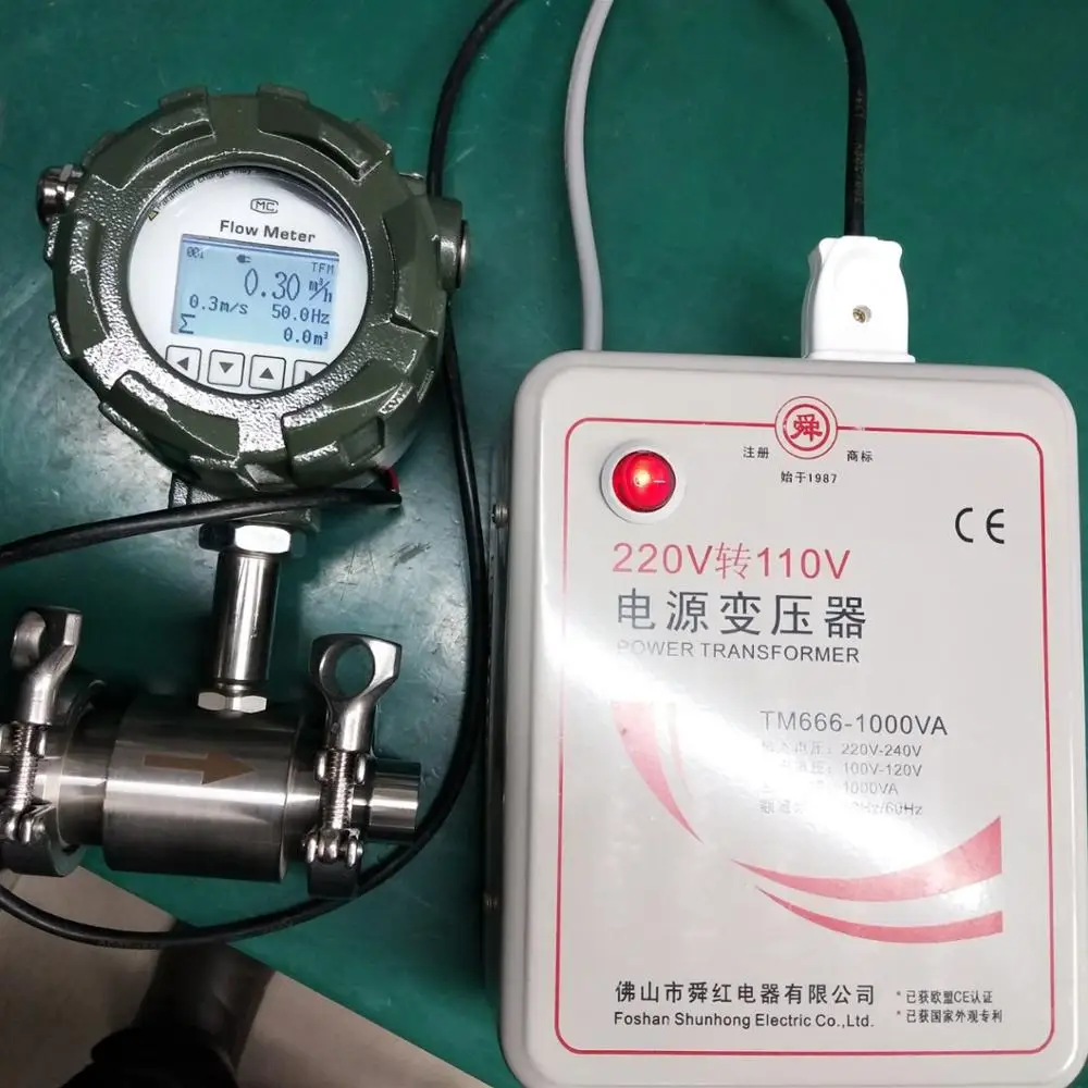 
Stainless steel sanitary clamps connected to the liquid turbine flow meter 24VDC external power supply with RS485 