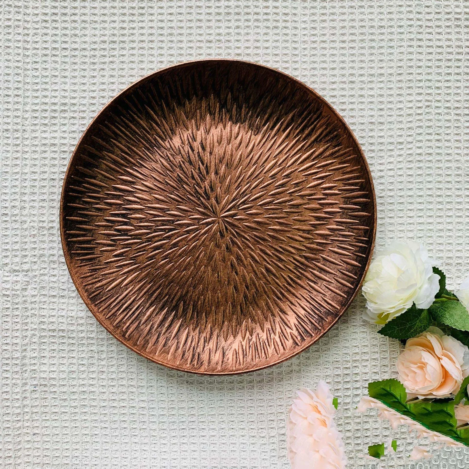 2 Size Bronze Color Round Distressed Wheat Pattern Fruit Dish Bowl Tray Decorative Charger Plate Photography Props for Products