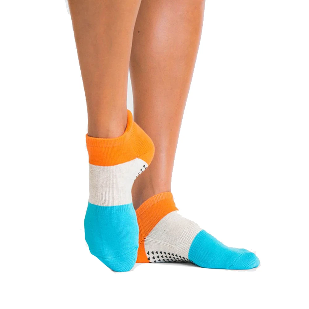 
Customized logo pvc grip barre socks,soft cotton non slip yoga socks 