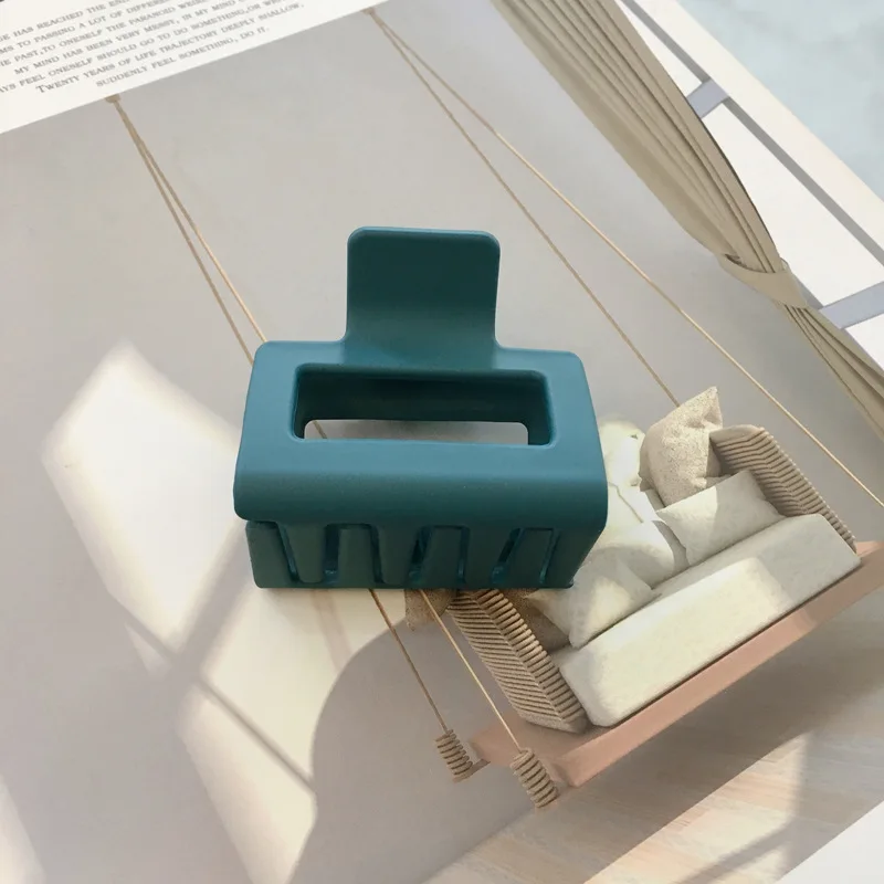 Оптовая продажа женские модные аксессуары для волос 5 см пластиковые Матовые карамельные цвета заколка для волос квадратные полые акриловые заколки для волос